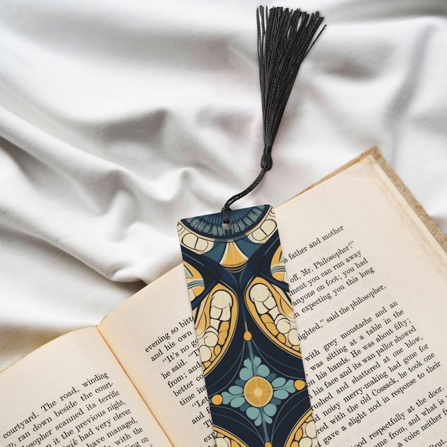 Oblate Pattern Bookmarks Gifts for Women Men, Wooden Bookmarks for Book Lovers, Vintage Book Marks Ornaments with Tassel, Unique Personalized Reading Page Markers Black