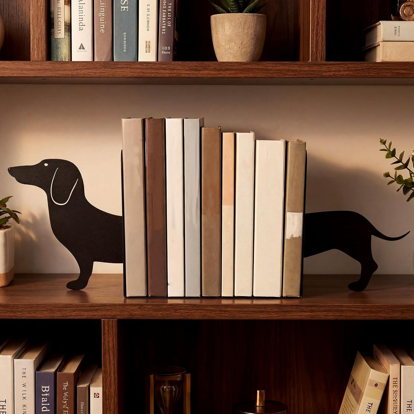 Novabright Wiener Dog Dachshund Silhouette Metal Bookends Set of 2 Dachshund Book Ends for Shelves Decorative Bookshelf Home Office Desk Bookshelf Decor Gift for Dog Lovers and Reading Enthusiast