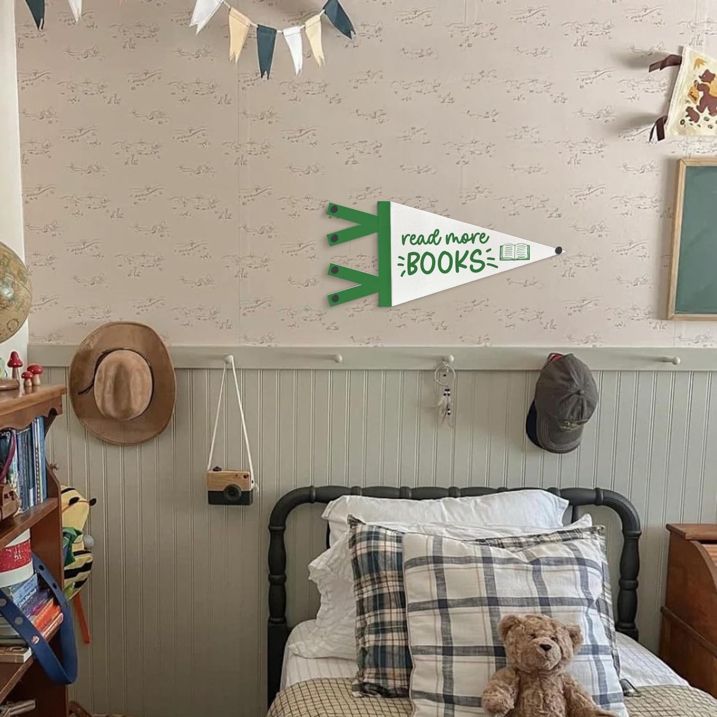 JXREQ Read More Books Pennants Banners Flags for Kids Room Decor, Green Minimalist Reading Canvas Wall Art Decor for Nursery Toddler Reading Room Corner Nook Classroom Library, 8x17 Inch