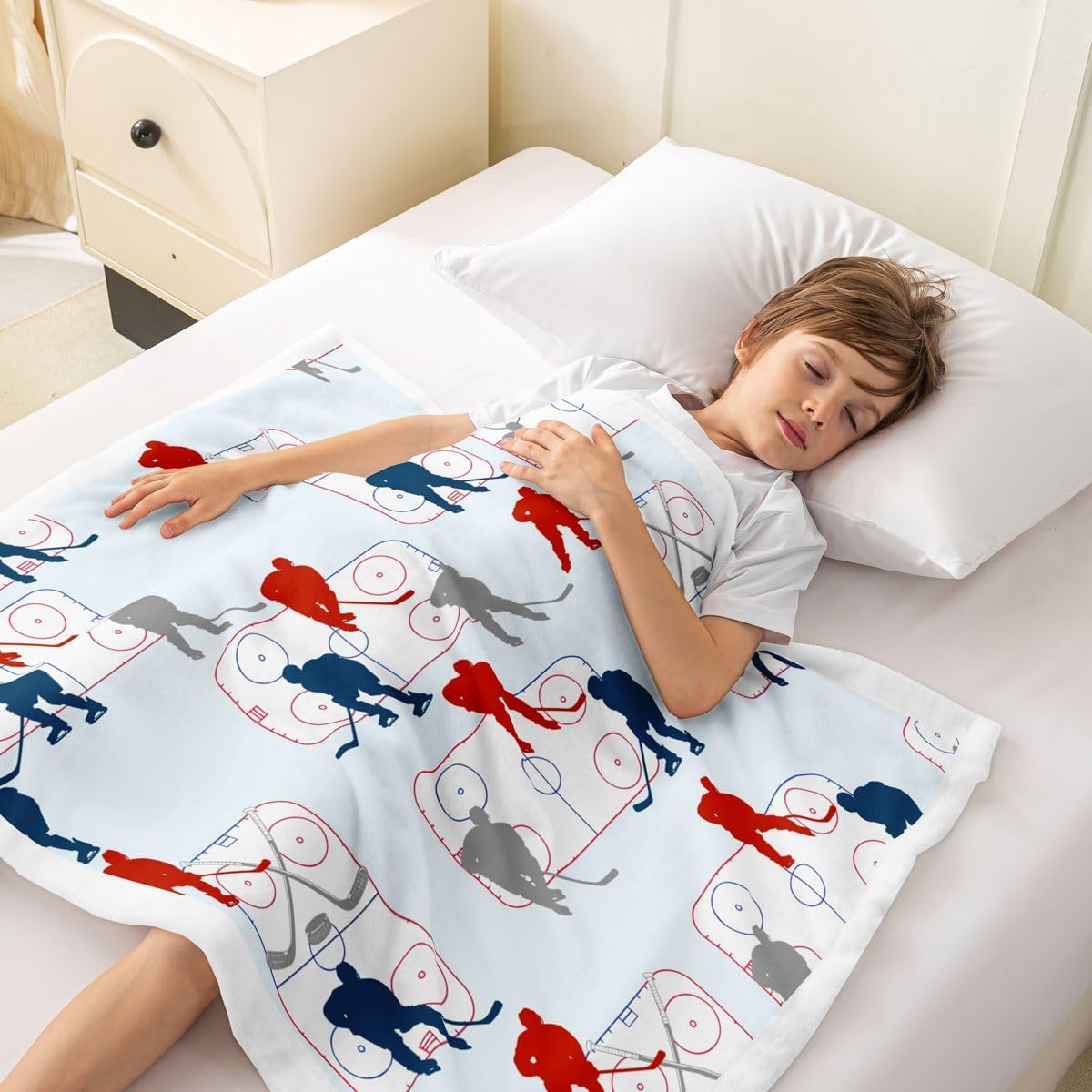 Manfei Ice Hockey Throw Blanket Red Blue Grey Hockey Player Fleece Blanket Winter Sports Theme Cozy Throws for Bed Couch Sofa,Kids Boys Girls Room Decor,Soft and Breathable(40 x 50 Inches)