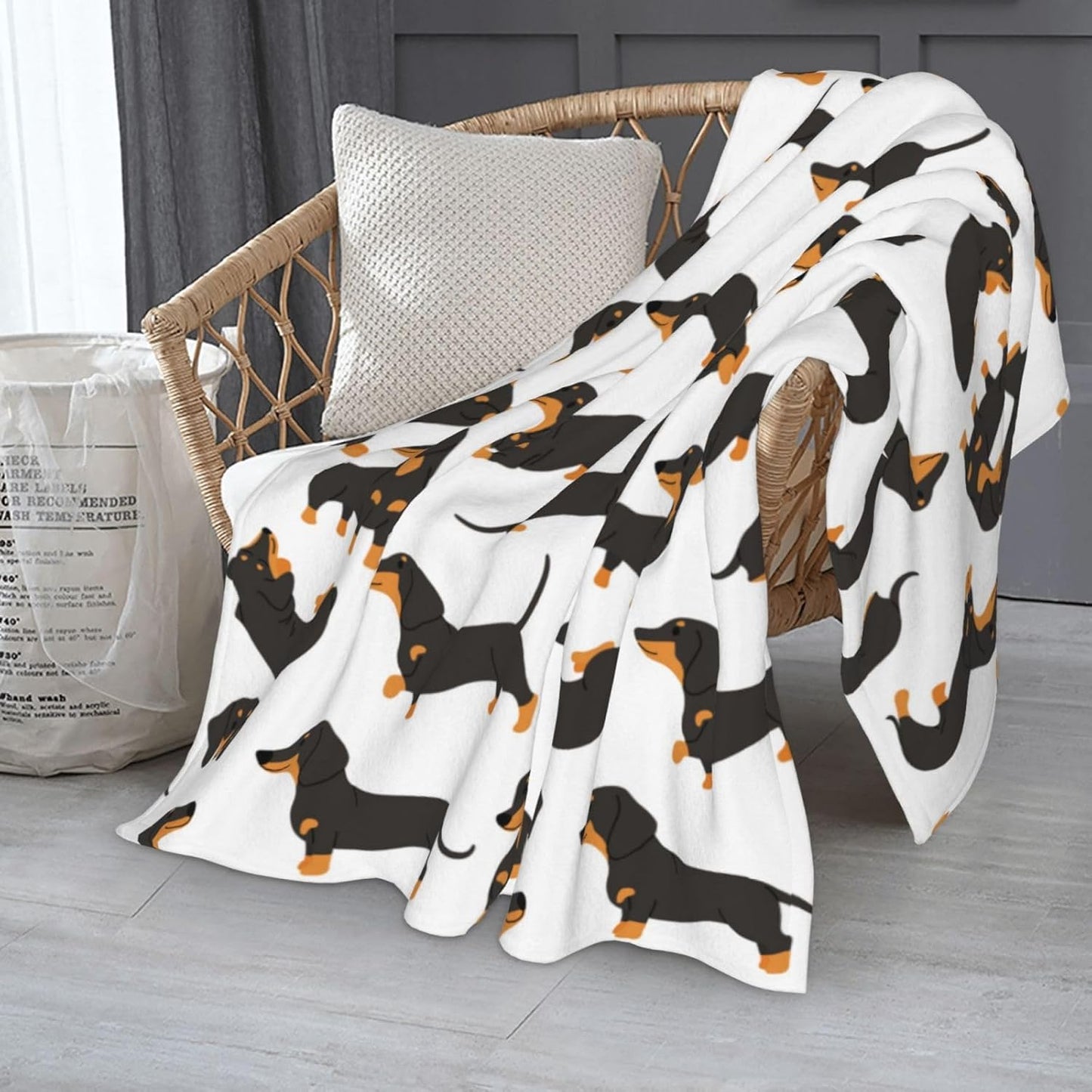 Dachshund Blanket Super Soft Fleece Throw Blanket Warm and Cozy Lightweight Bed Blanket for Couch, Sofa, Camping, and Travel All Season Blankets Gifts 60"x50"