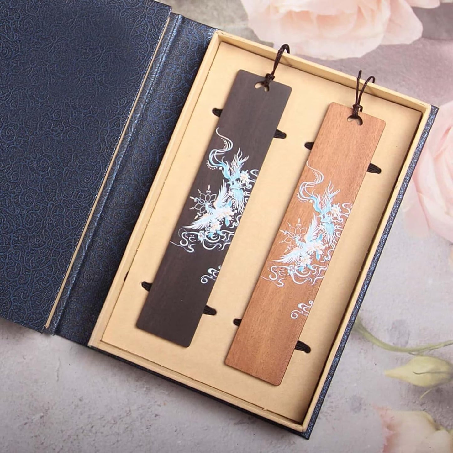 2pcs Wooden Bookmark,Handcrafted Wooden Bookmark for Reading Book Lovers, Natural Wood Vintage Bookmarks Book Accessories,Durable Page Markers for Reading Book Lovers Gift