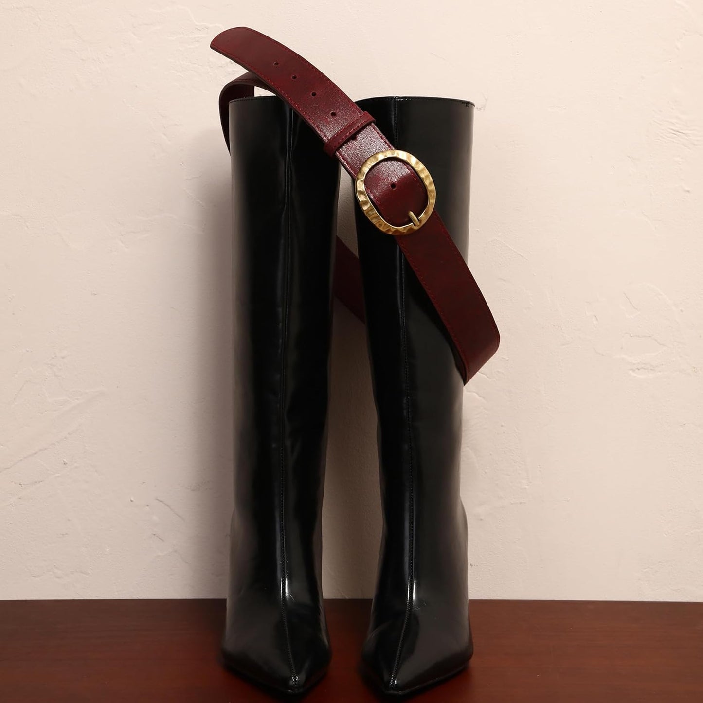 Earnda Western Chunky Belt for Women Jeans Dresses 1.53" Vintage Thick Faux Leather Cowgirl Waist Belts with Retro Buckle