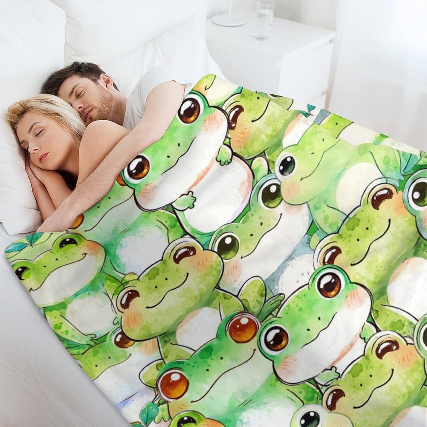 Frog Throw Blanket - Soft Flannel Blankets for Teens Adults Women Men Frog Lovers - Warm Throw Blankets for All Season Lap, Chair, Sofa, Couch, Bed - 80"x60"