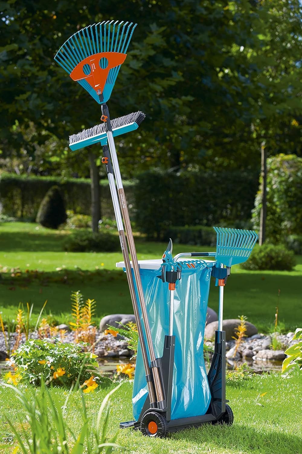 Gardena Garden Mobil: Versatile Trolley for The Garden, with Integrated sackcarrow, Lawn Gear Wheels, with lid and Garbage Bag (232-20)