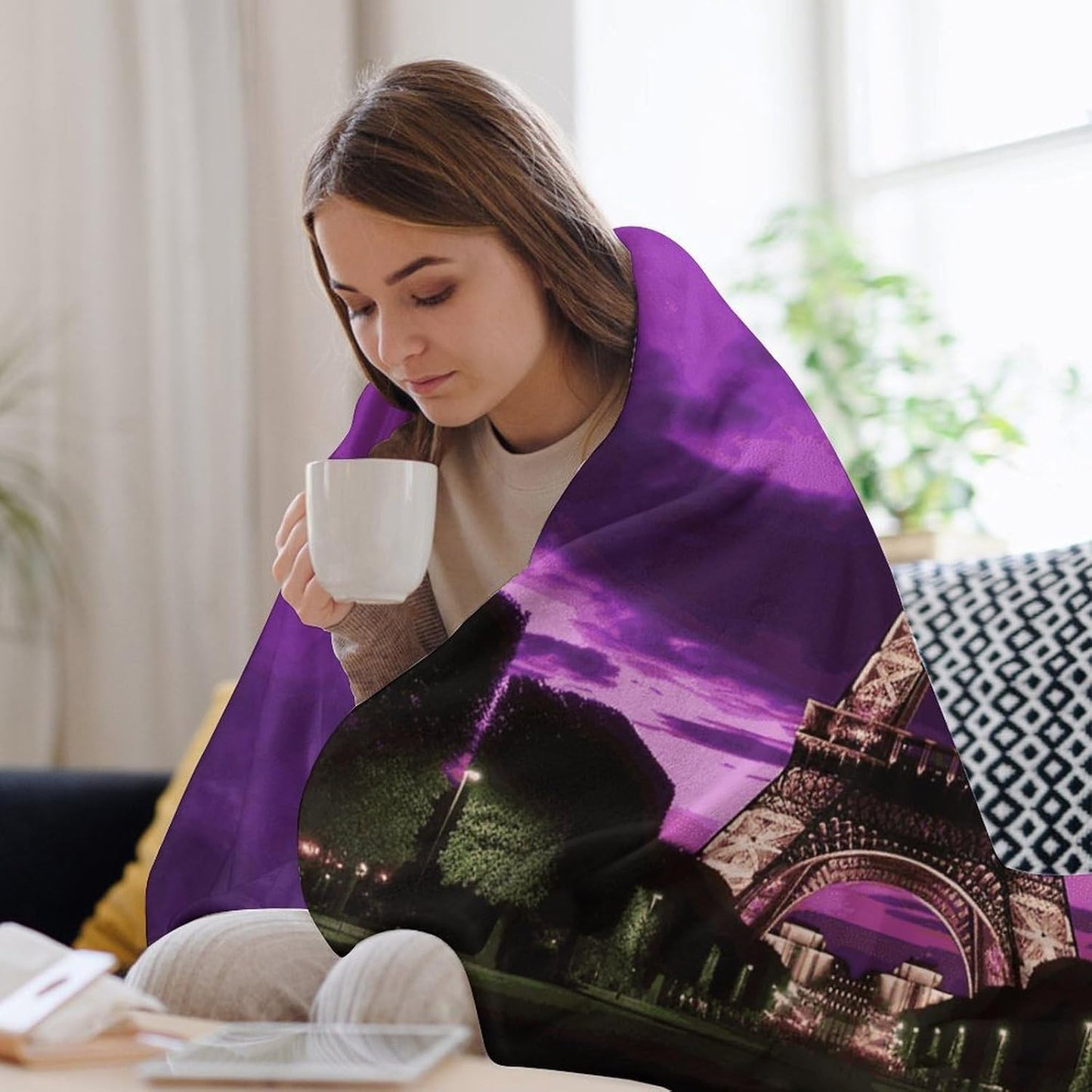 Purple Eiffel Tower Blanket Super Soft Lightweight Throw Blanket Cute Cozy Warm Bed Blanket Decorative Fuzzy Blanket All-Season Home Decor Gift for Sofa Couch Living Room 30"*40"（76 * 100cm）