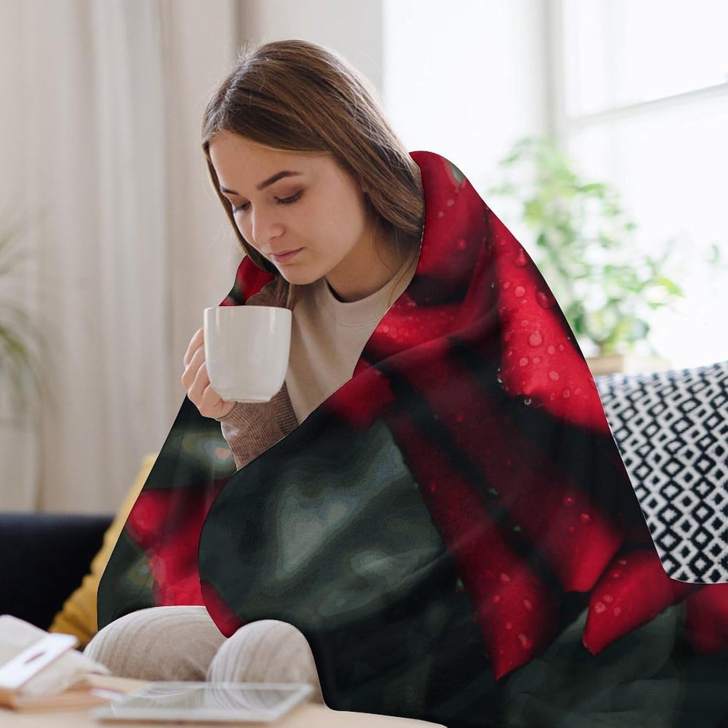 Red Rose Blanket Super Soft Lightweight Throw Blanket Cute Cozy Warm Bed Blanket Decorative Fuzzy Blanket All-Season Home Decor Gift for Sofa Couch Living Room 50"*60"（130 * 150cm）