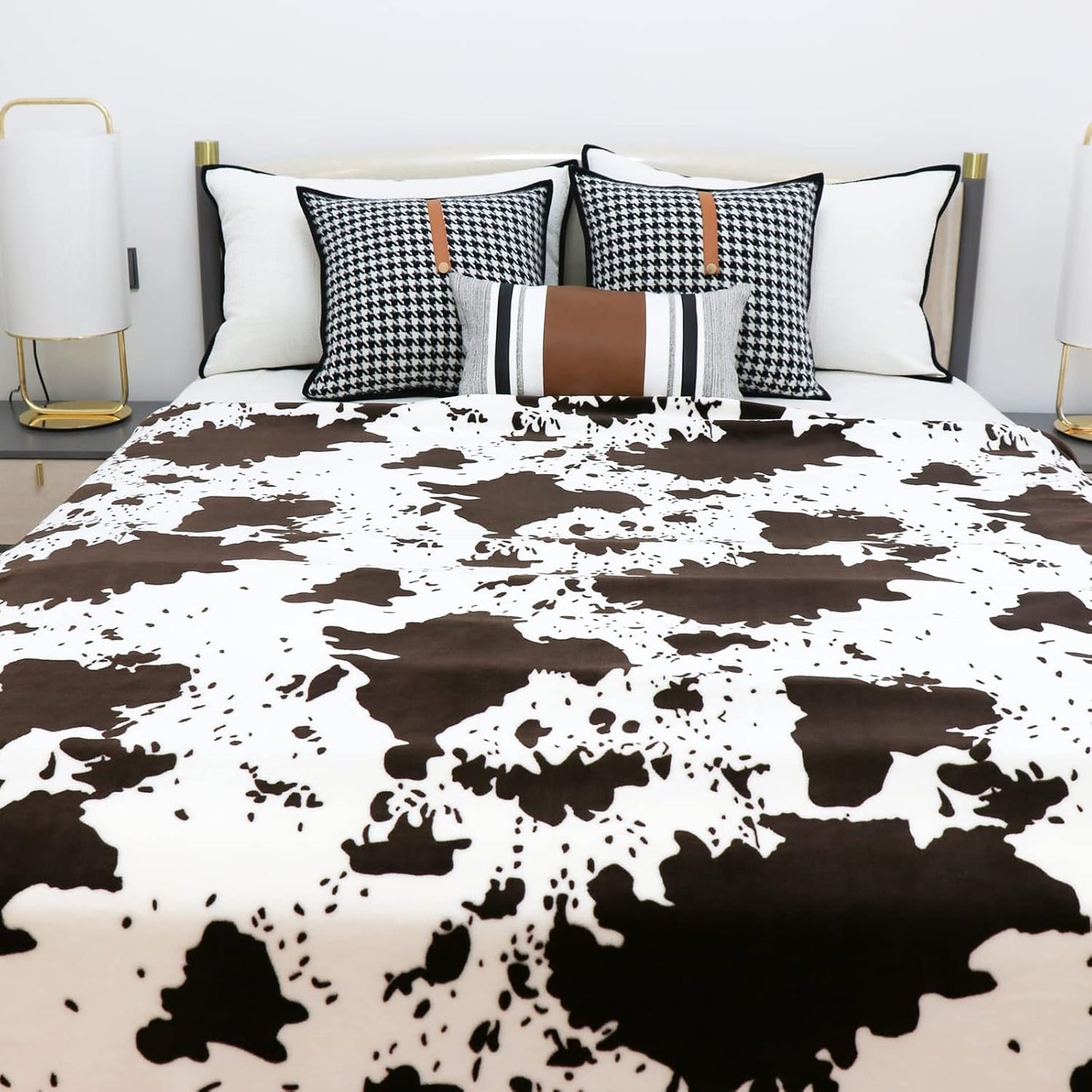 Lightweight Cow Print Blanket Plush Fleece Fuzzy Cute Cow Printed Throw Blanket Soft Warm Cozy Flannel Black Cow Blankets and Throws Small Bedding for Baby Girls Boys Toddler Bed Couch 40x50 inch