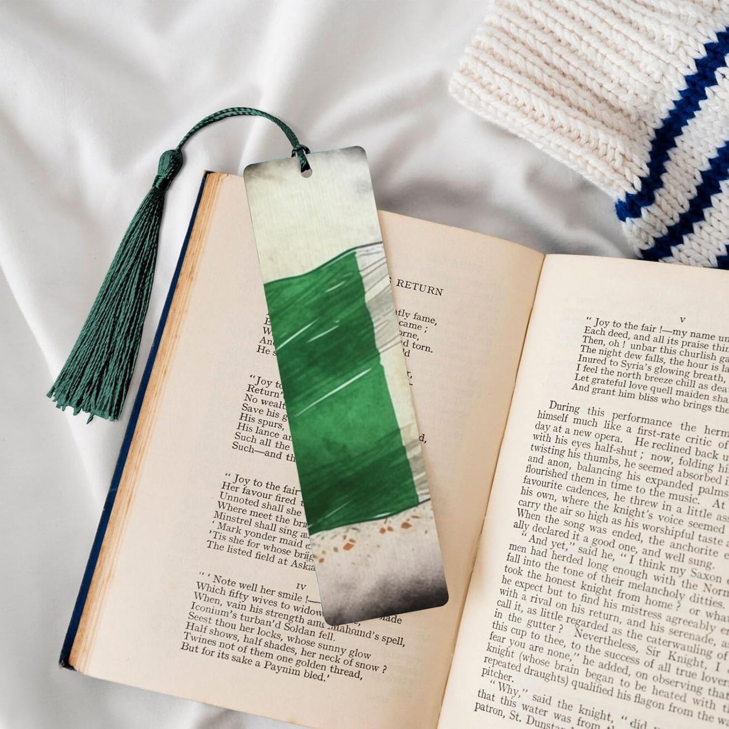 Hand Drawn Irish Flag Bookmarks Gifts for Women Men, Wooden Bookmarks for Book Lovers, Vintage Book Marks Ornaments with Tassel, Unique Personalized Reading Page Markers Dark Green