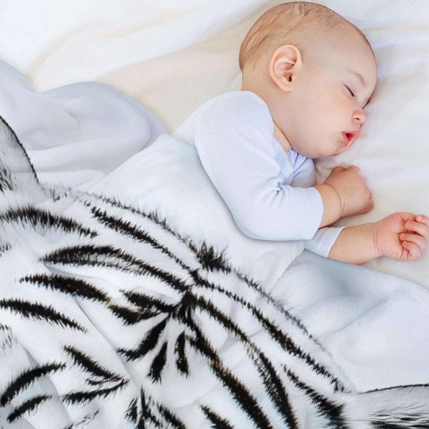 White Tiger Throw Blanket for Couch Bed Plush Cozy Fuzzy Flannel Blanket for All Season 30"x50"