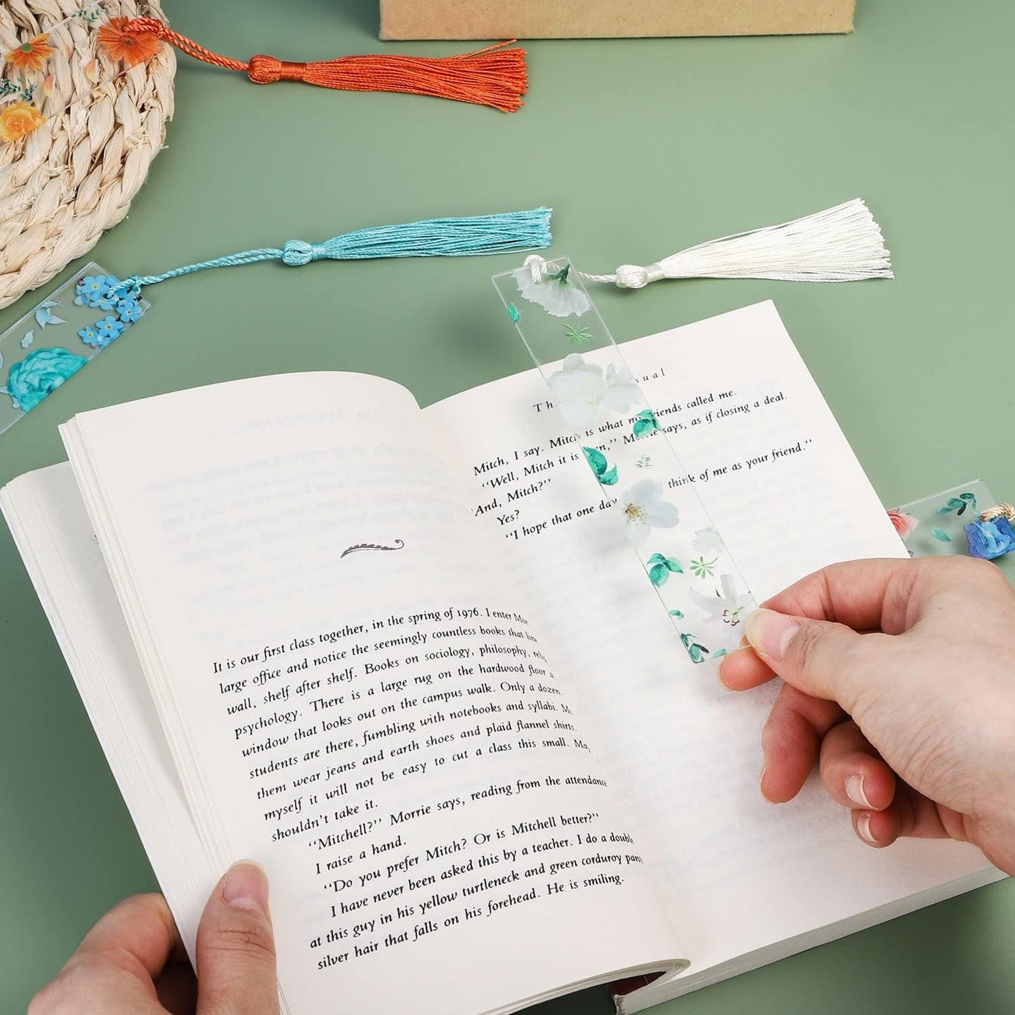 10Pcs Flower Resin Bookmark Transparent Floral Bookmarks for Women Cute Bookmarks Flower Page Marker with Tassels, Gifts for Book Lovers, Women, Kids