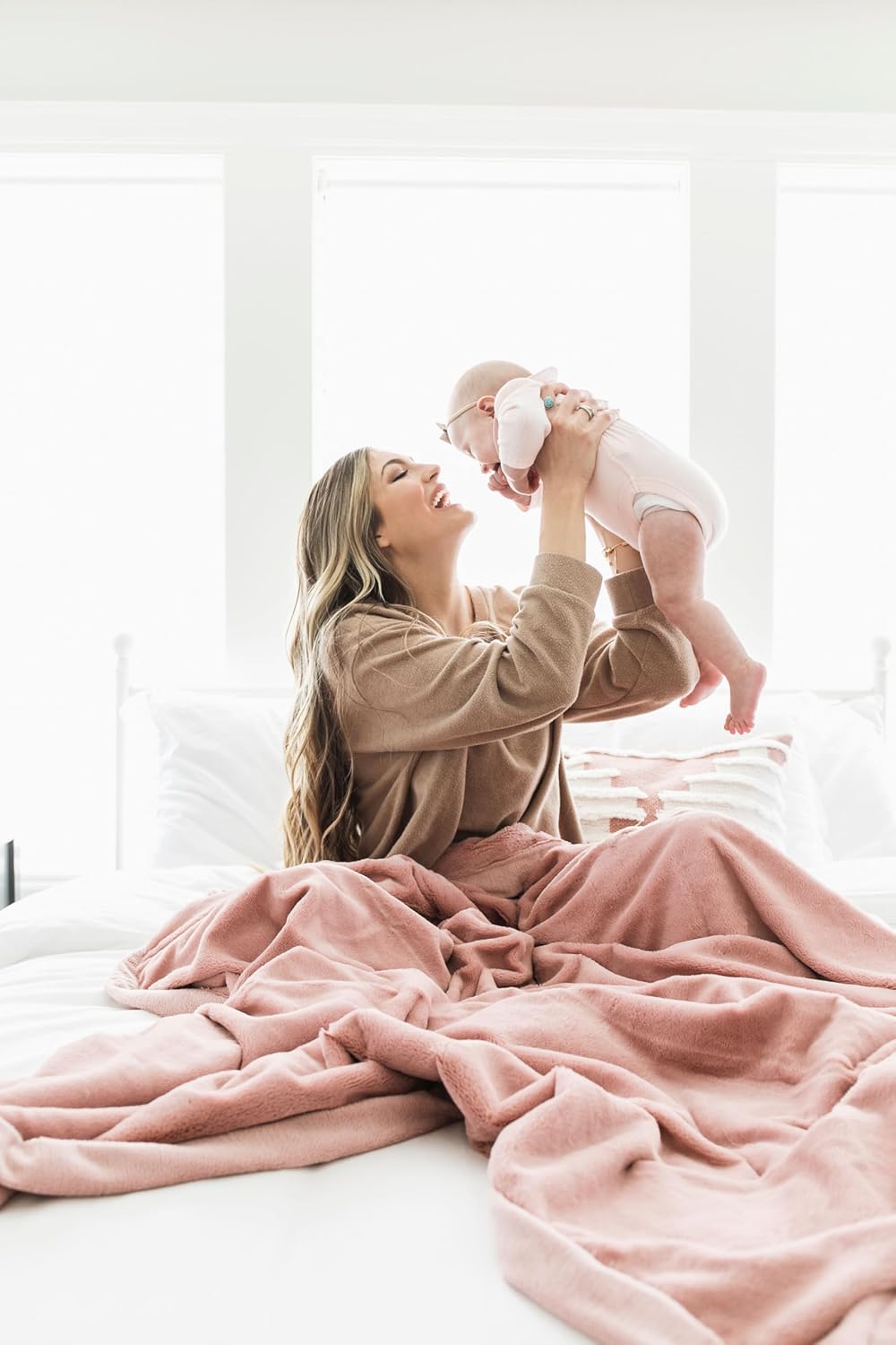 Saranoni Oversized Luxury Blanket | Breathable Super Soft, Lush, Plush Comfy Blankets for Adults | Ballet Slipper Pink - X-Large 60” x 80”