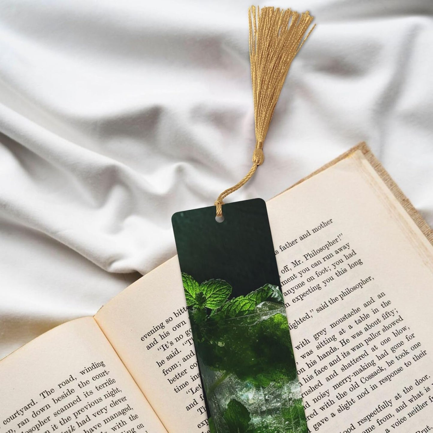 Mint Garnished Wine Glass Bookmarks Gifts for Women Men, Wooden Bookmarks for Book Lovers, Vintage Book Marks Ornaments with Tassel, Unique Personalized Reading Page Markers Gold