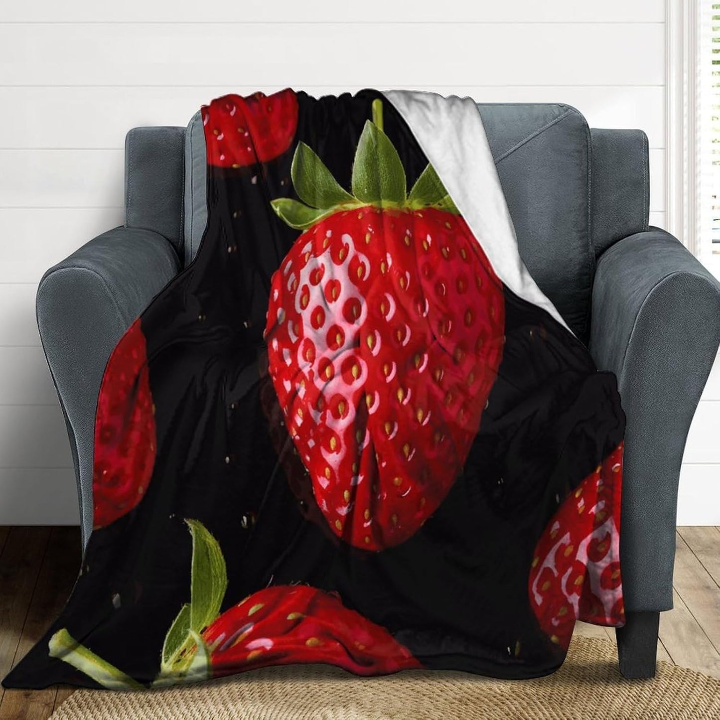Strawberry Blanket Super Soft Lightweight Throw Blanket Cute Cozy Warm Bed Blanket Decorative Fuzzy Blanket All-Season Home Decor Gift for Sofa Couch Living Room 30"*40"（76 * 100cm）