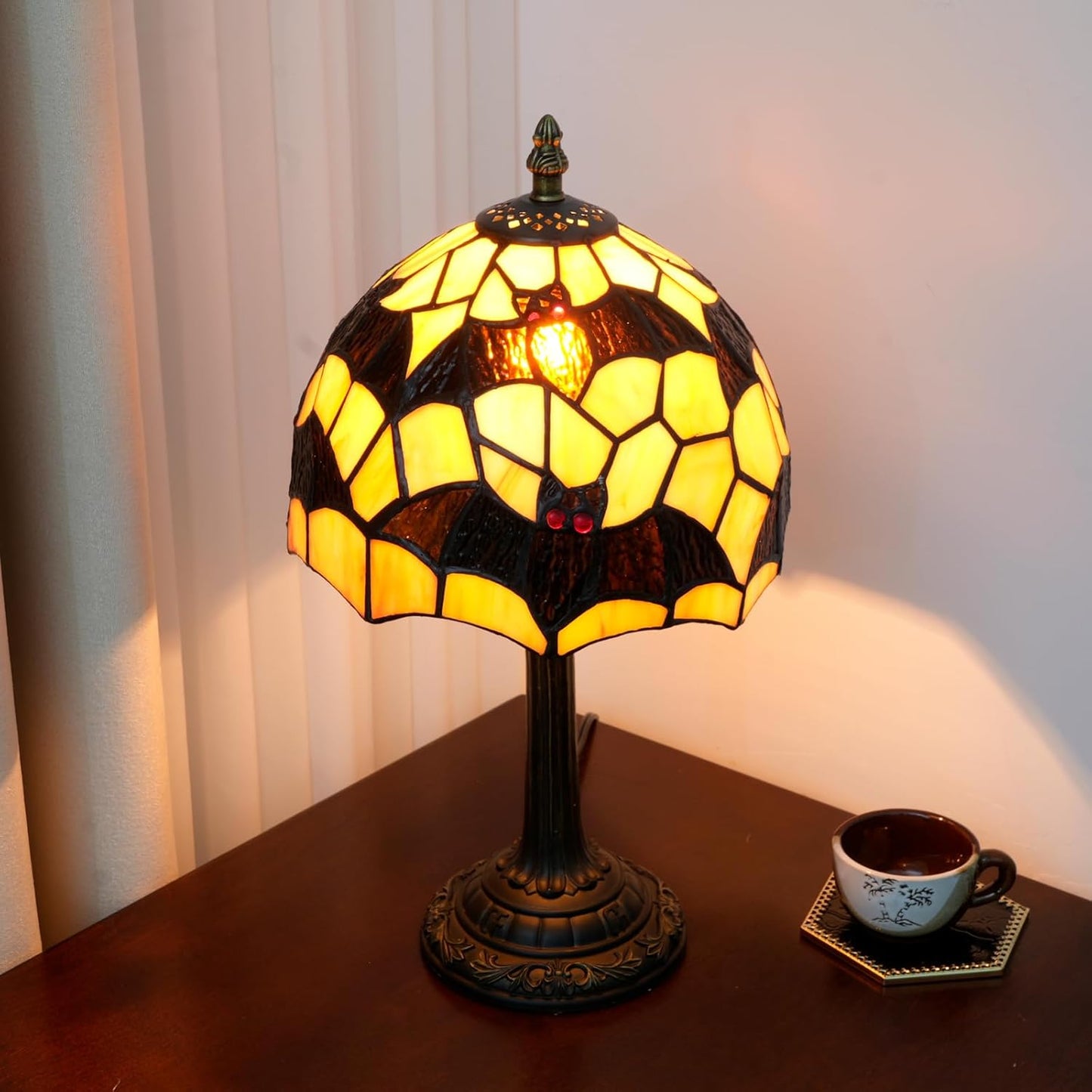 Tiffany Black Bat Stained Glass Table Lamp Handmade Bedside Table Night Unique Cute Accent Nightstand Light Antique Art Craft Gifts Lamp for Home Office Dormitory Bar Decorate