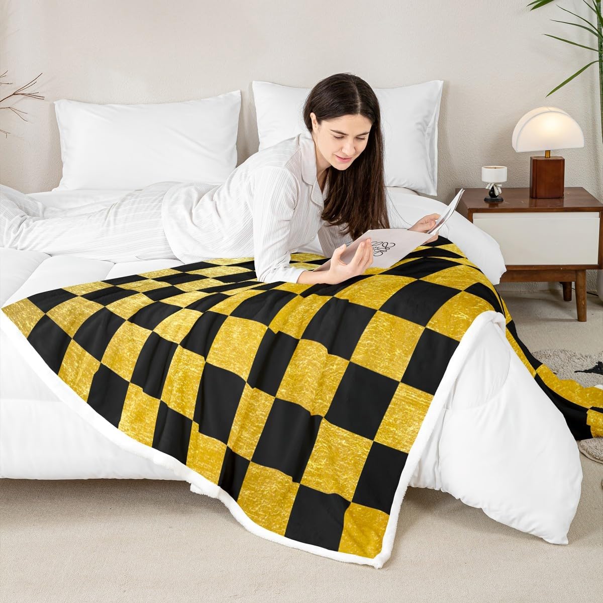 Feelyou Checkered Retro Throw Blanket Golden Black Plaid Soft Fleece Sherpa Cozy Fuzzy Plush Warm Geometric Vintage Fuzzy Plush Throw Modern Simple Groovy Aesthetic 40"x50" for Bed Couch Living Room