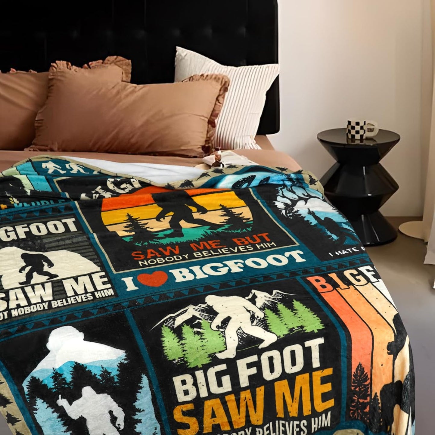 Bigfoot Gifts for Men Women Sasquatch Sherpa Blankets Soft Flannel Reading Blanket Cozy Warm Bedding Fuzzy Big Foot Throw Blanket for Couch Bed Sofa Decor Funny Dad Birthday, 60"X50"