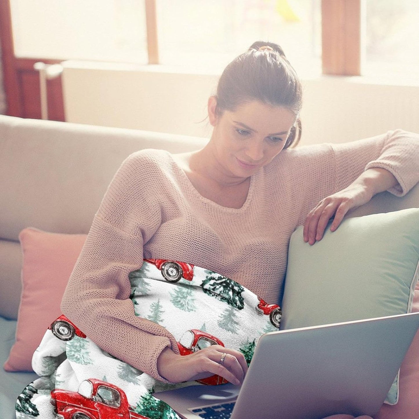 Christmas Throw Blanket Country Rustic Red Truck with Tree Design Blanket Soft Cozy Fuzzy Flannel Throw Blankets for Couch Bed Sofa Christmas Living Room Decor Blankets Gifts for All Season 50x60 Inch
