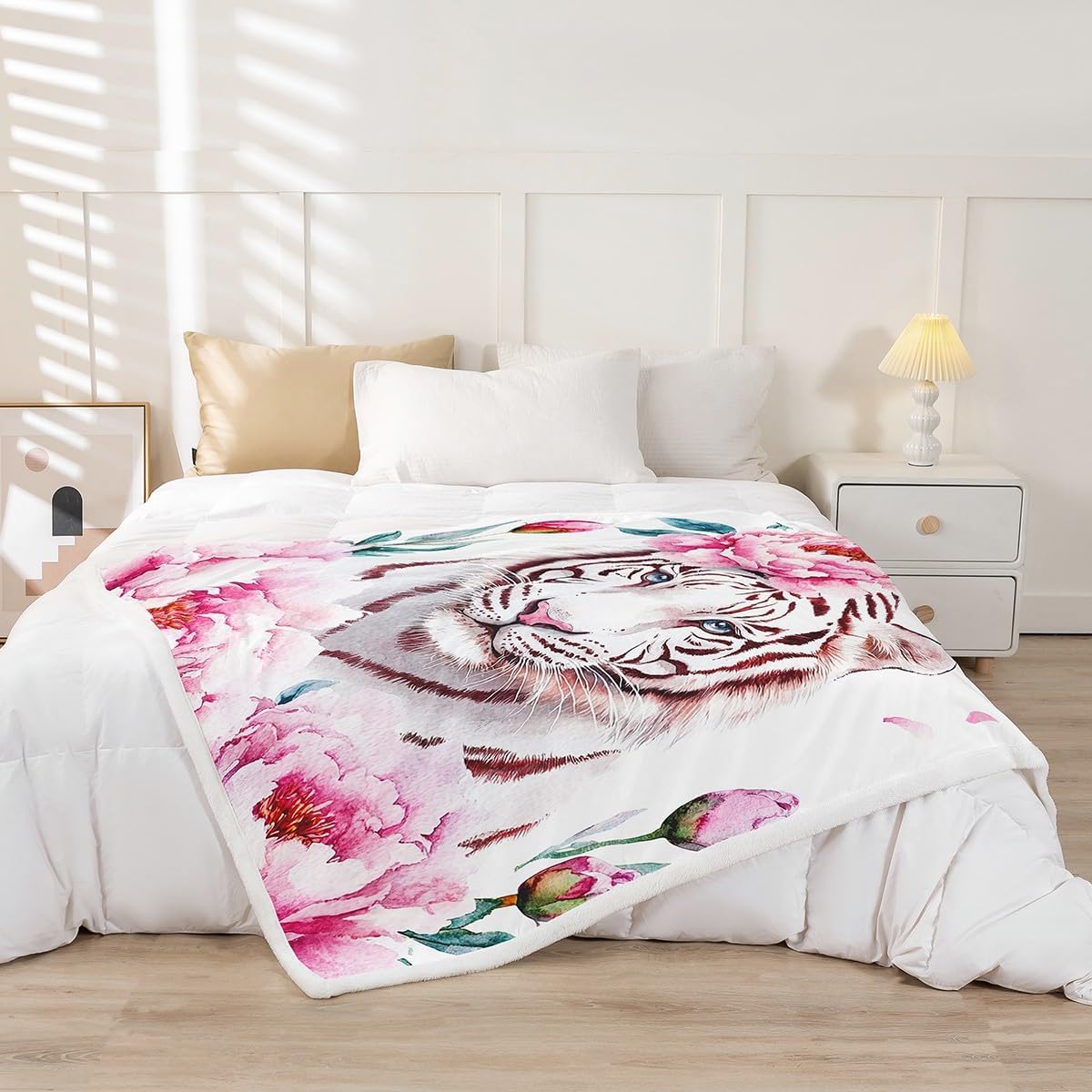 Floral Tiger Throw Blanket White Tiger Fleece Blanket, 40"X50" Brown Stripes Tiger Fuzzy Blanket for Girls Lady Women, African Safari Animal Print Plush Bed Blanket Pink Bedroom Decor