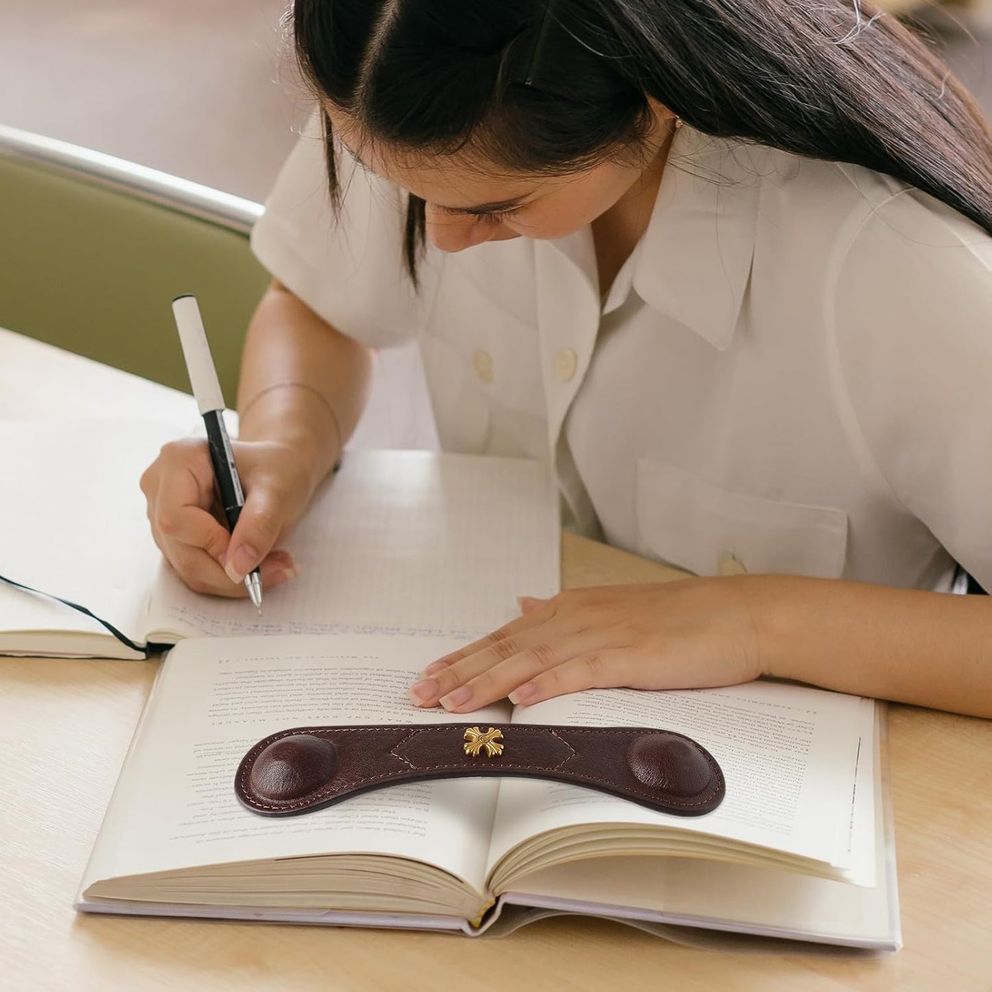Wooden Book Thumb Page Holder for Women Men Leather Weighted Bookmarks Book Weight Page Holder Reading Accessory Gift for Reader Writer Lover Book Worm Mom Father Gift (PH02Page Holder-Cat, Large)