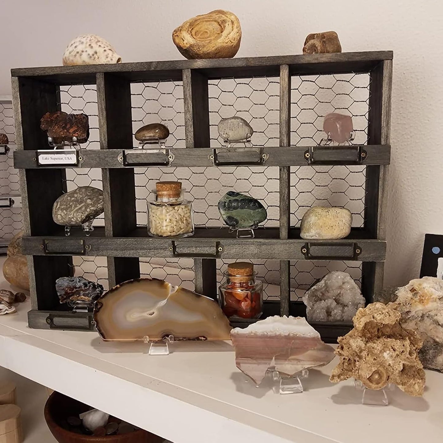 DARENYI 20Pcs Rock Display Stand Holder Clear Acrylic Display Stands Easels Pedestals for Crystal Geodes Mineral Agate Fossil Coral Gemstone Collectibles