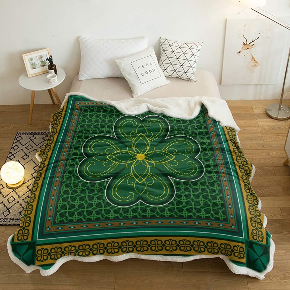 T&H XHome Sherpa Fleece Throw Blanket Cozy Soft Warm Bed Blankets,St. Patrick's Day Traditional Shamrock Irish Fuzzy Plush Microfiber Lightweight Blankets All Season for Couch Sofa 50x80IN