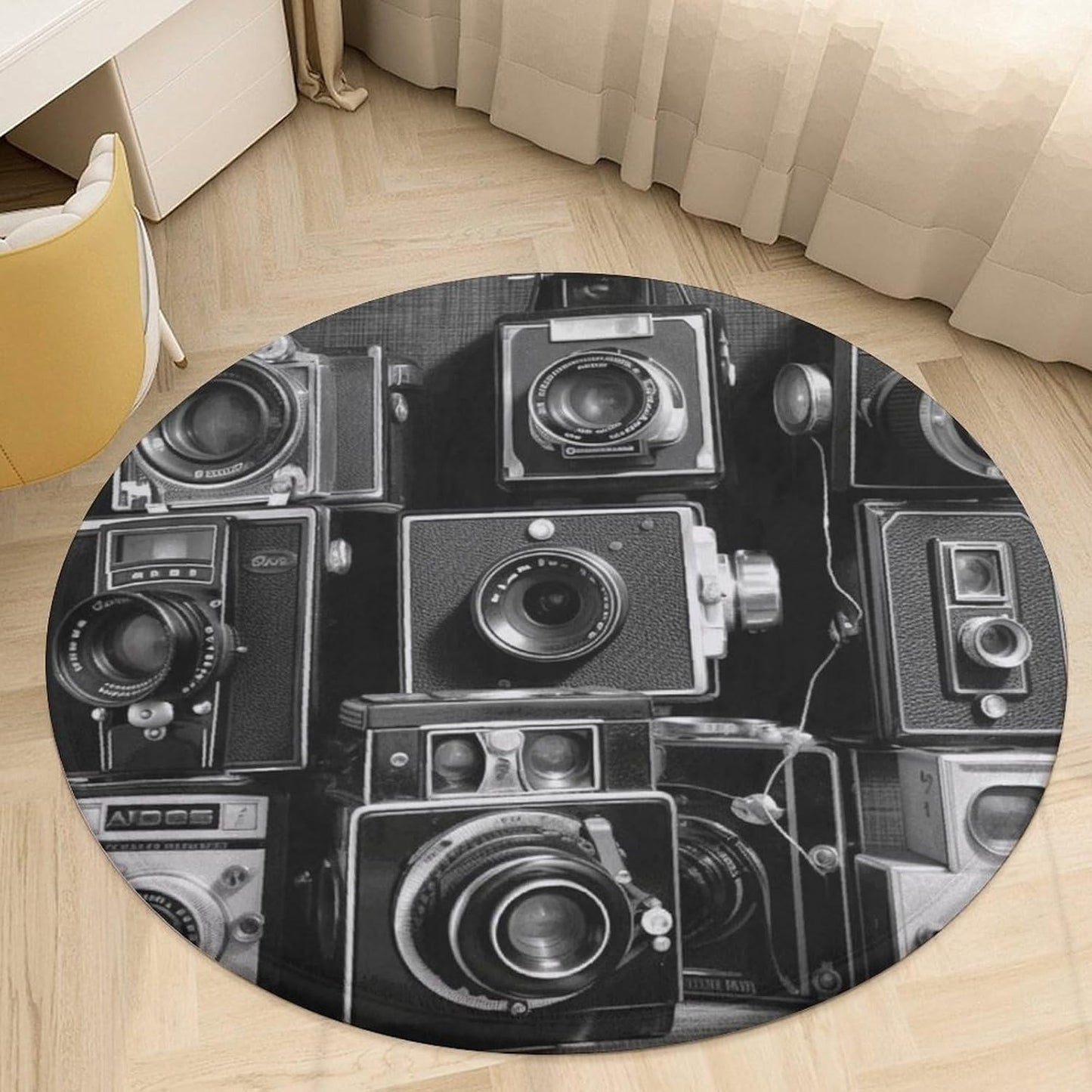Retro Cool Camera Collection Circle Rug Retro Luxury Coral Velvet Floor Mat Non Slip Soft Indoor Floor Carpet Comfy Thickened Area Rugs Modern Aesthetic Minimalist Carpets for Home Decor