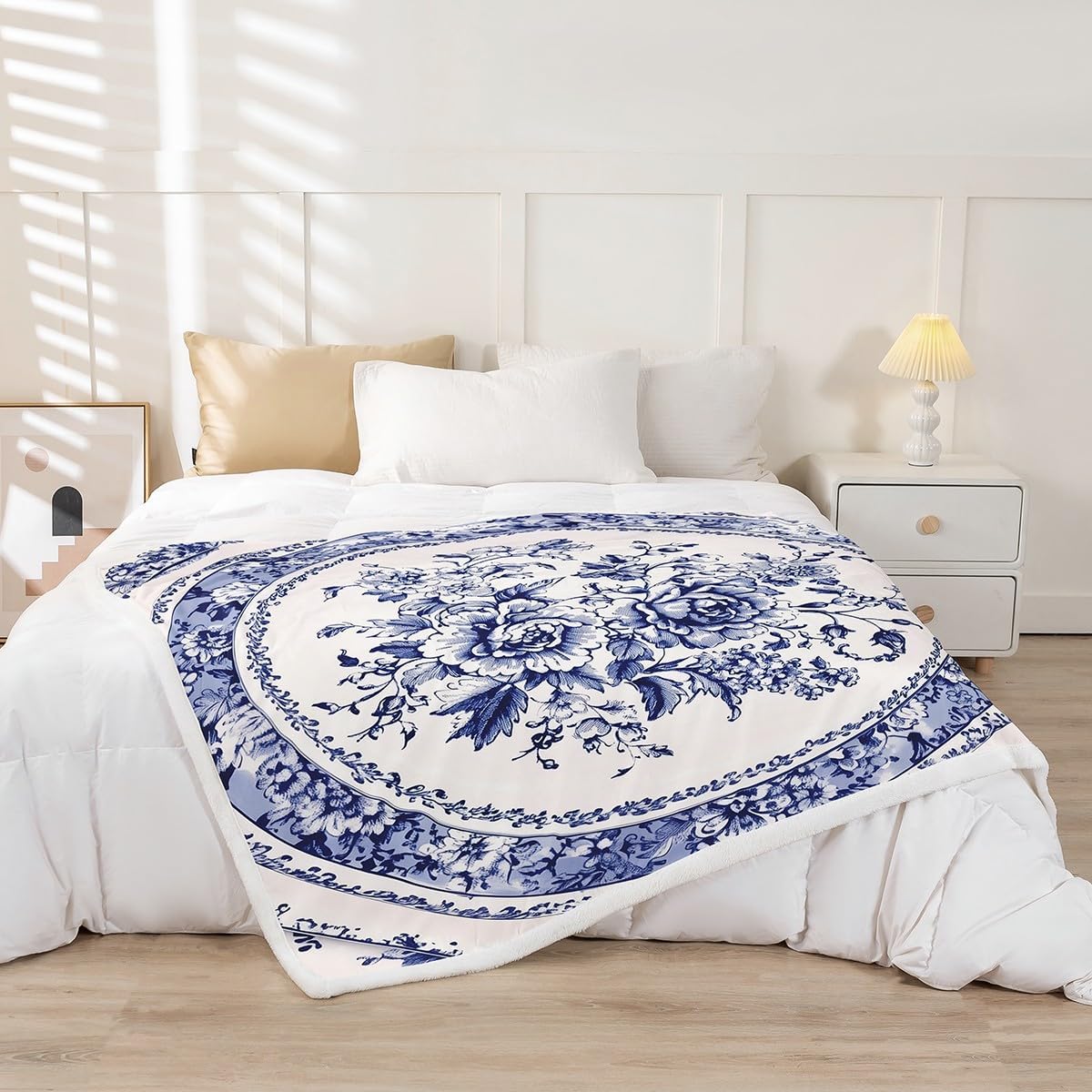 Erosebridal Blue White Floral Blanket Baby 30x40,Geometric Oriental Flower Fuzzy Fleece Blankets for Kids Girls Teens Women,Chinese Style Throw Blanket,Vintage Blossom Bed Blankets