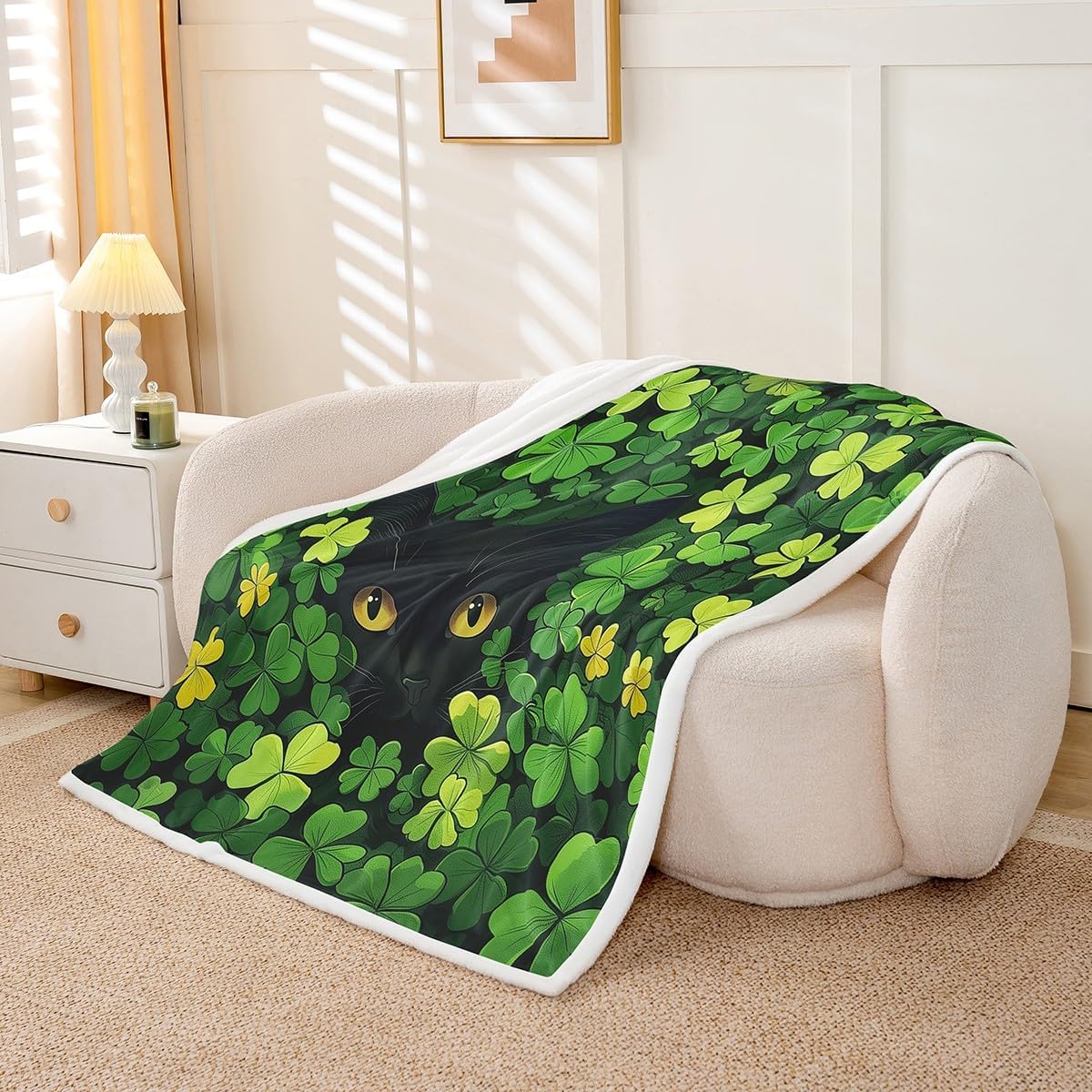 Manfei St. Patrick's Day Throw Blanket Cute Cat Green Clover Fleece Blanket, Lucky Shamrock Leaf Cozy Throws for Bed Couch Sofa, Kids Girls Room Decor, Soft and Breathable(60 x 80 Inches)