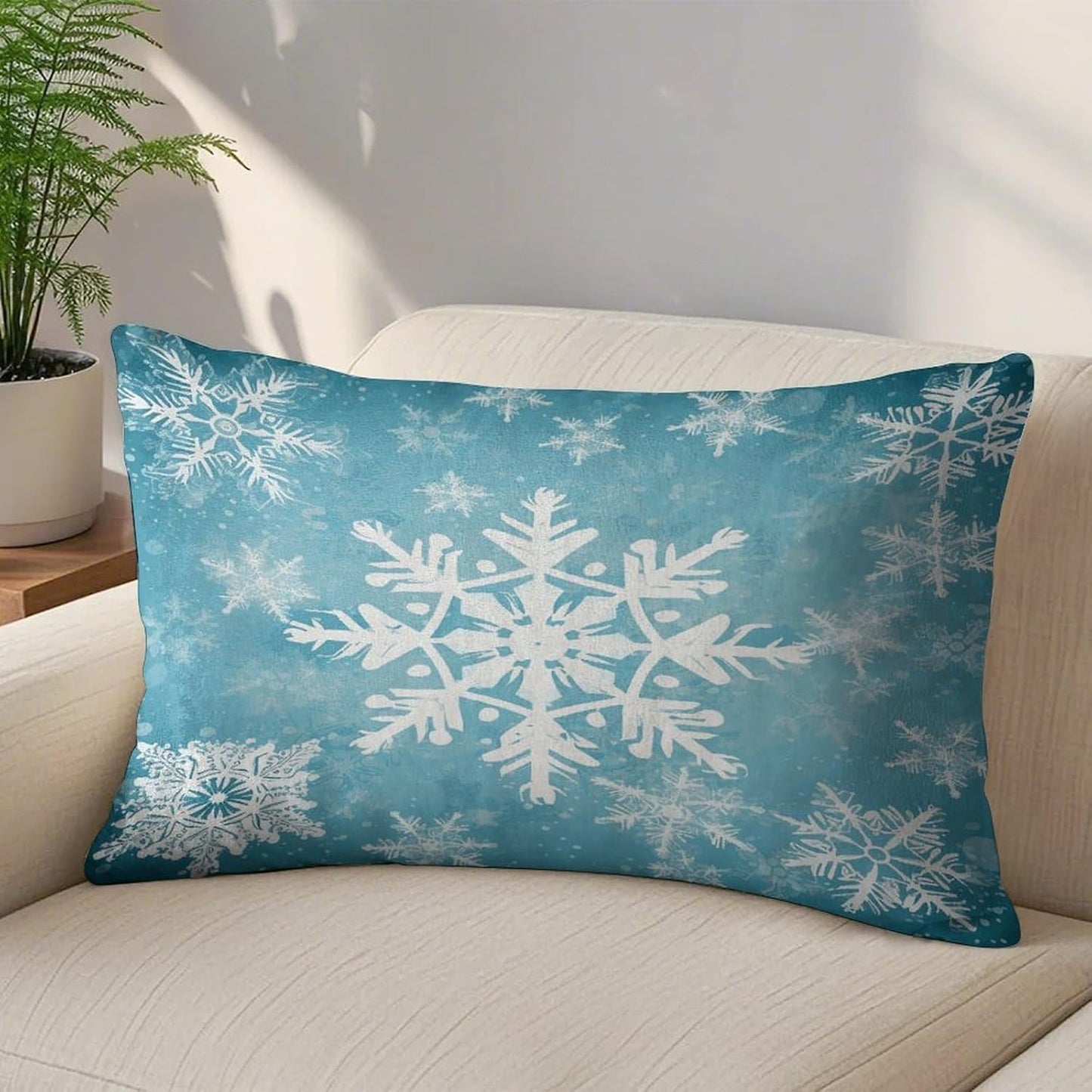 Winter Snowflake Throw Pillow Covers Gold Velvet Pillowcases with Invisible Zipper Pillow Shams Cozy Cushion Cover Soft Pillow Cases Home Decor Pillow Protectors 12 "×20 "