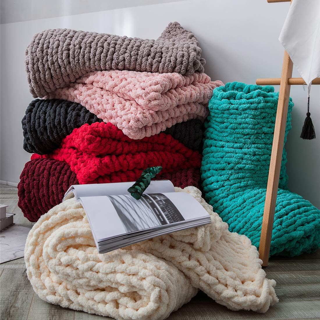 vctops Boho Chenille Chunky Knit Throw Blanket Super Soft Warm Cozy Hand Knit Blankets for Couch Bed Sofa Chair (Black,51"x63")