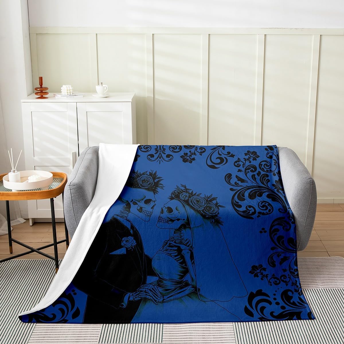 Erosebridal Couple Skull Blanket Throw 50X60 Vintage Goth Rose Floral Throw Blanket,Blue Black Damask Exotic Fleece Blanket Omantic Sweet Love Fuzzy Blanket Halloween Skeleton Gothic Bed Blanket