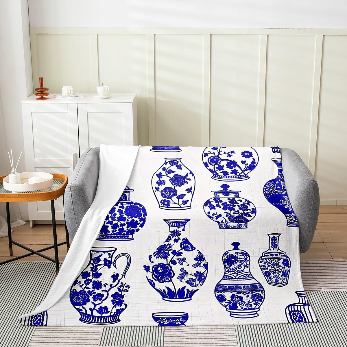 Erosebridal Blue and White Porcelain Blanket for Man Woman,Chinese Style Floral Throw Blanket Throw 50x60 Inch,Chinese Art Porcelain Bottles Print Fleece Blanket,Chinoiserie Decor Fuzzy Blanket