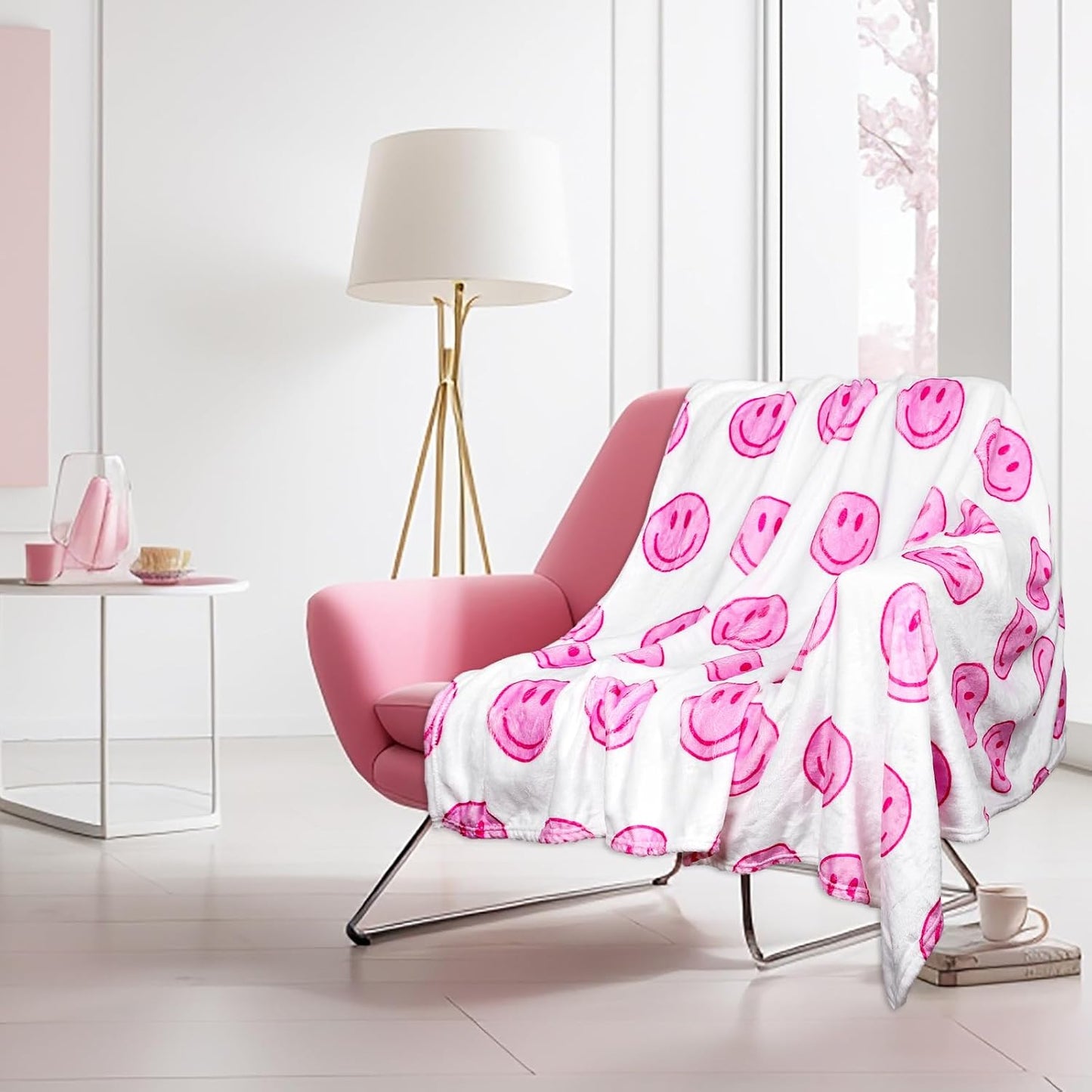 JarThenaAMCS Smile Face Fuzzy Throw Blanket Pink Preppy Smile Decorative Soft Cozy Flannel Blanket for Home Bed Sofa Couch Chair, 50 x 60 Inch