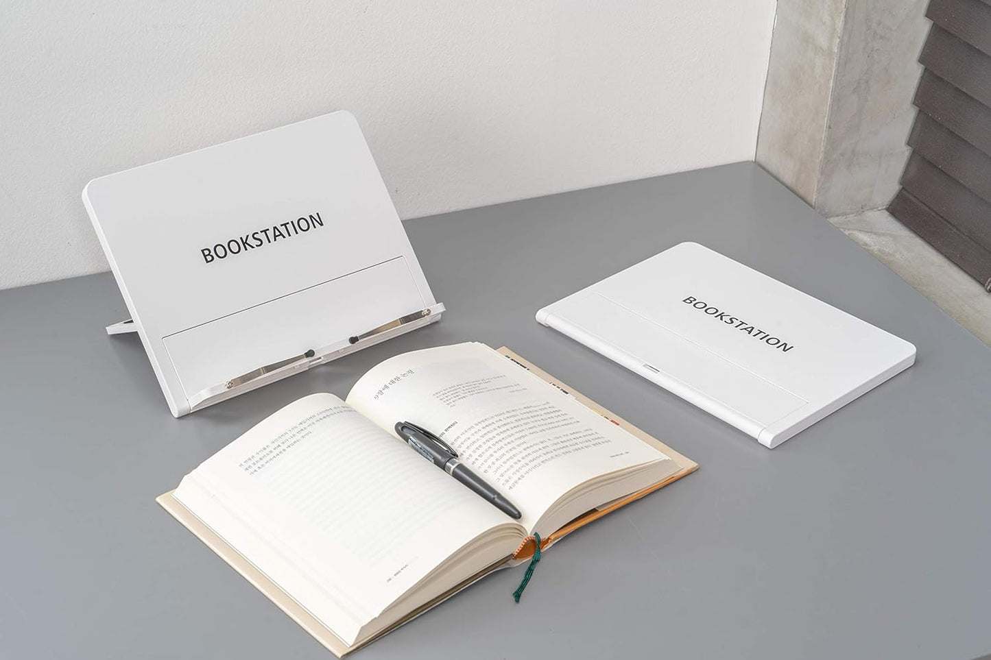 Book Stand (Black)