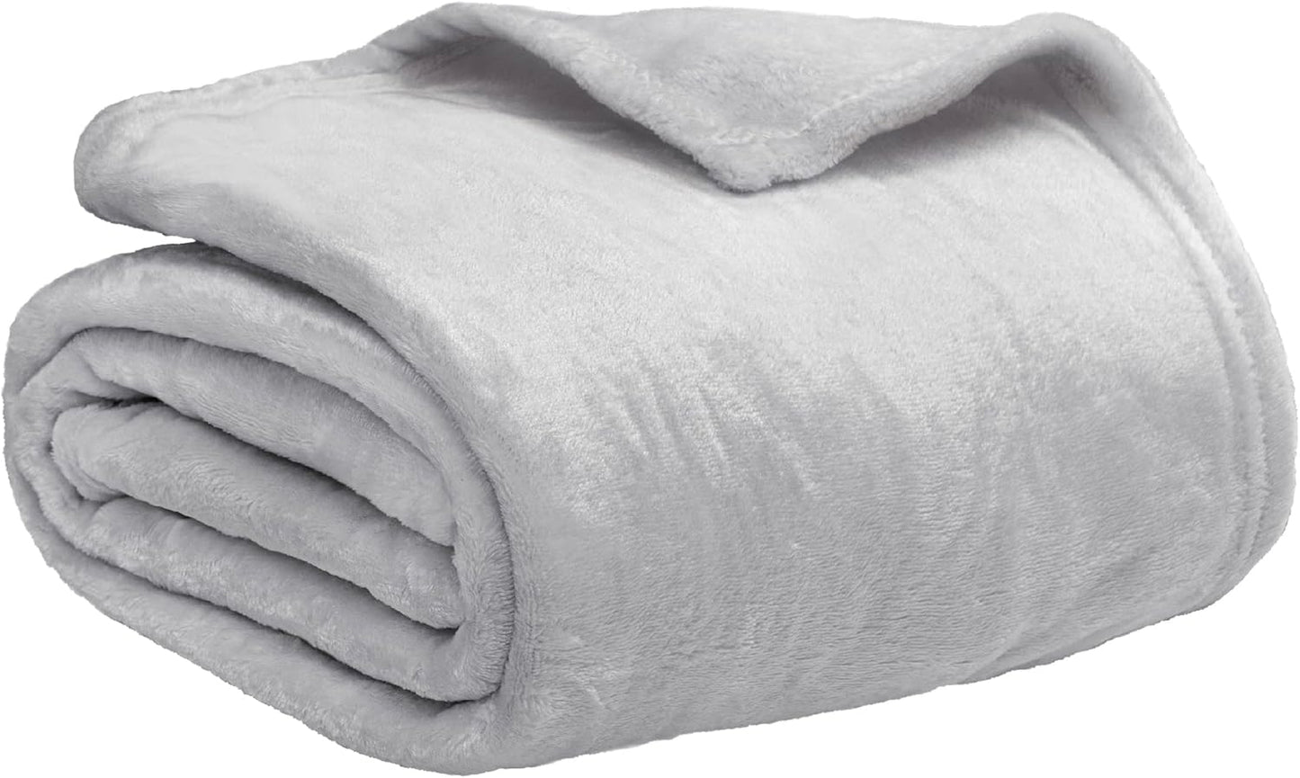 PAVILIA Light Grey Fleece Throw Blanket for Couch, Silver Super Soft Fuzzy Flannel Throw for Sofa, Luxury Plush Microfiber Bed Blanket, Cozy Home Decorative Velvet Gift Blanket, 50x60