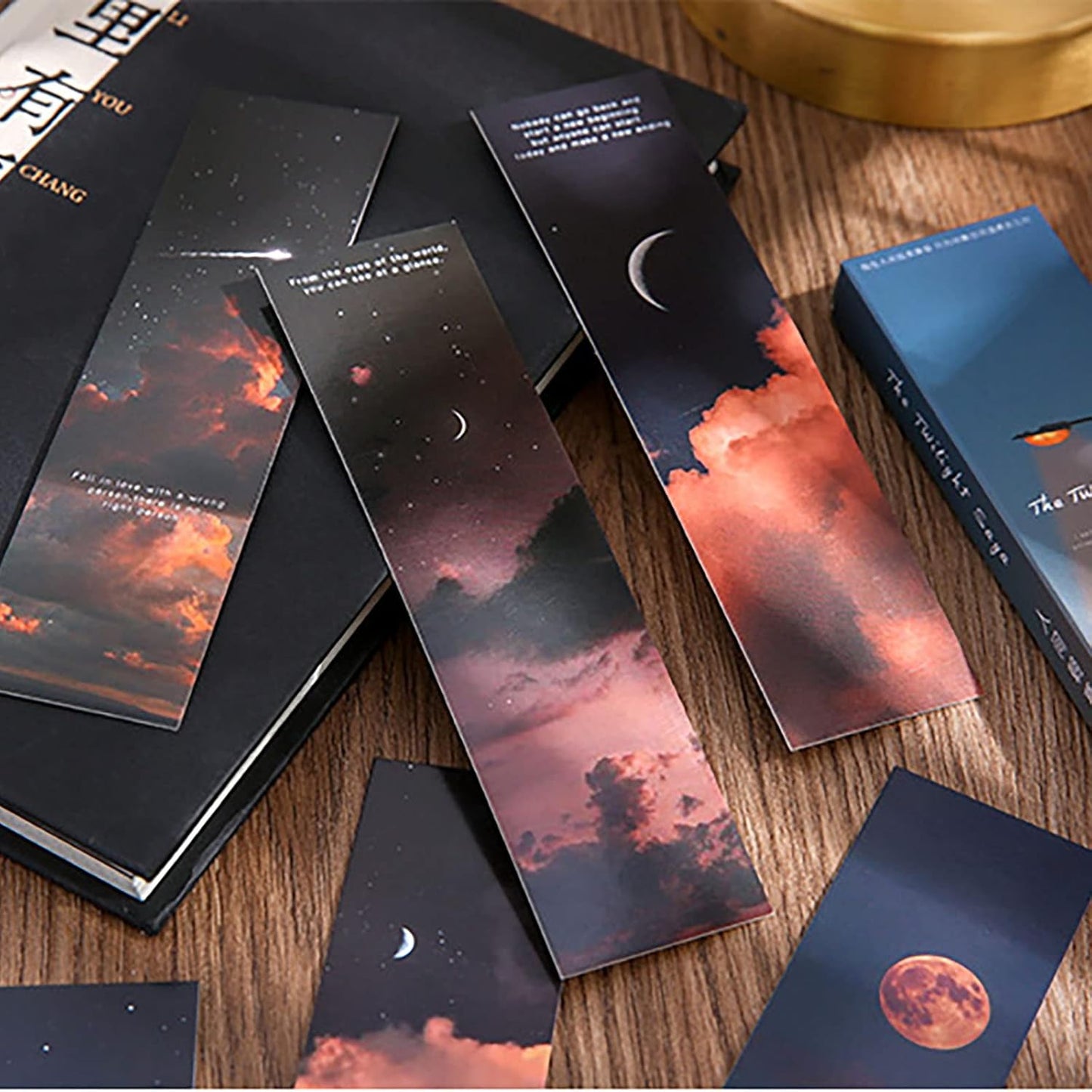 Doraking 30PCS Vintage Scenery Theme Paper Bookmarks for Book Lovers, Boxed Bookmarks Set (Sky)