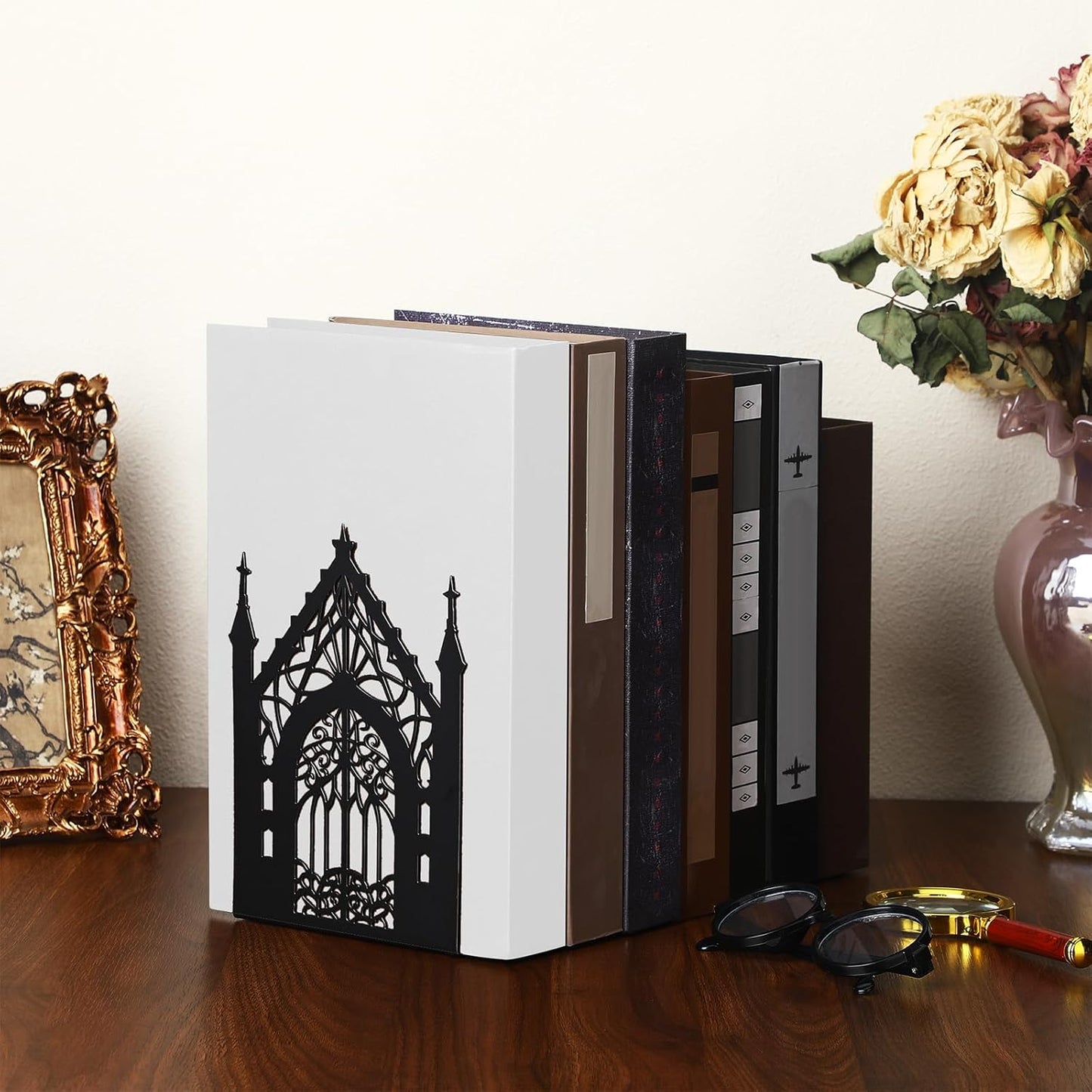 Shimeyao Gothic Metal Bookends for Shelves Decorative Black Metal Bookends Heavy Duty Black Gothic Themed Gifts Bookshelf 5.3"x4.3"x7.3" Heavy Bookshelves Holders for Office Desk Room Decor