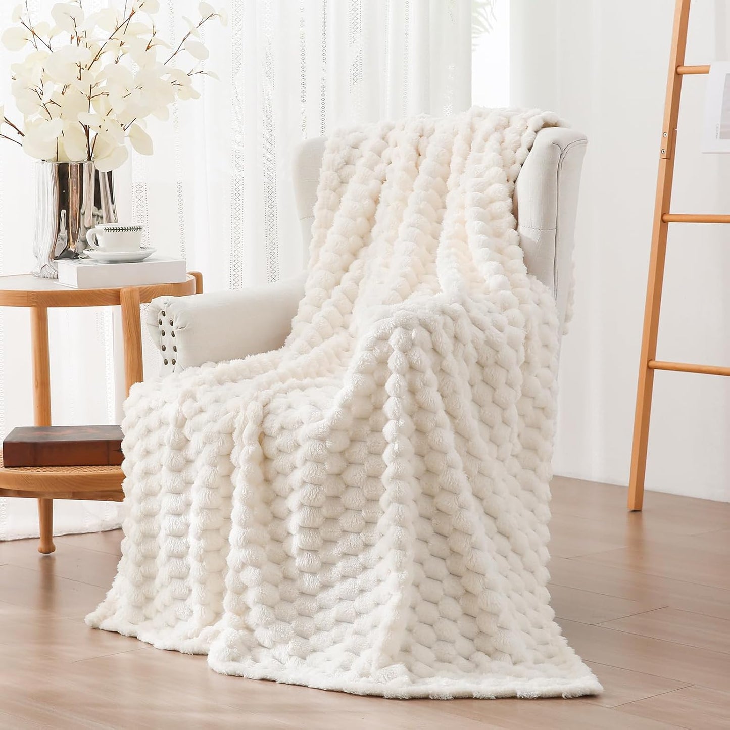 Vessia Flannel Fleece Throw Blanket, 3D Jacquard Cream Fuzzy and Warm Blanket for Couch, Sofa, Bed, 300GSM Super Soft Touch Cozy Home Decor for All Seasons (50x70 inches)