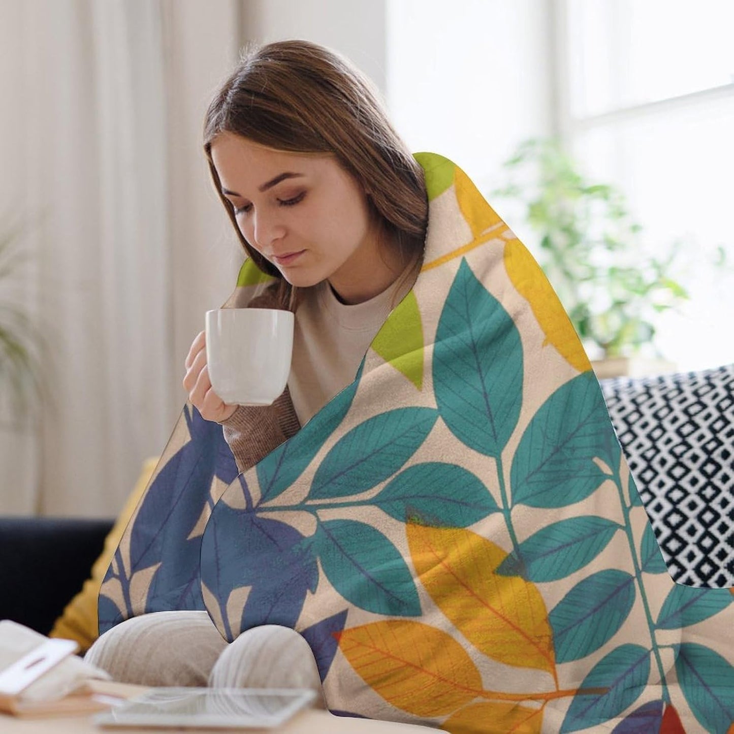 Multicolor Leaves Throw Blanket for Couch Super Soft Warm Lightweight Throw Blankets Cozy Flannel Bed Blanket Cute Decorative Blankets for All Seasons Home Decor Gift 30"*40"（76 * 100cm）