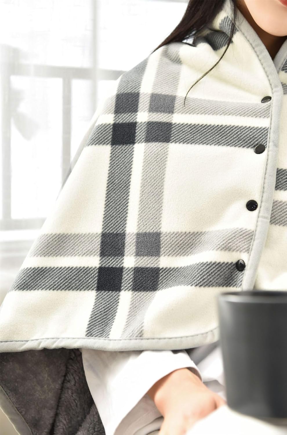 Fleece Wearable Blanket 55 x 39 Shoulder Wrap Blanket for Sofa, Couch (Grey-White)