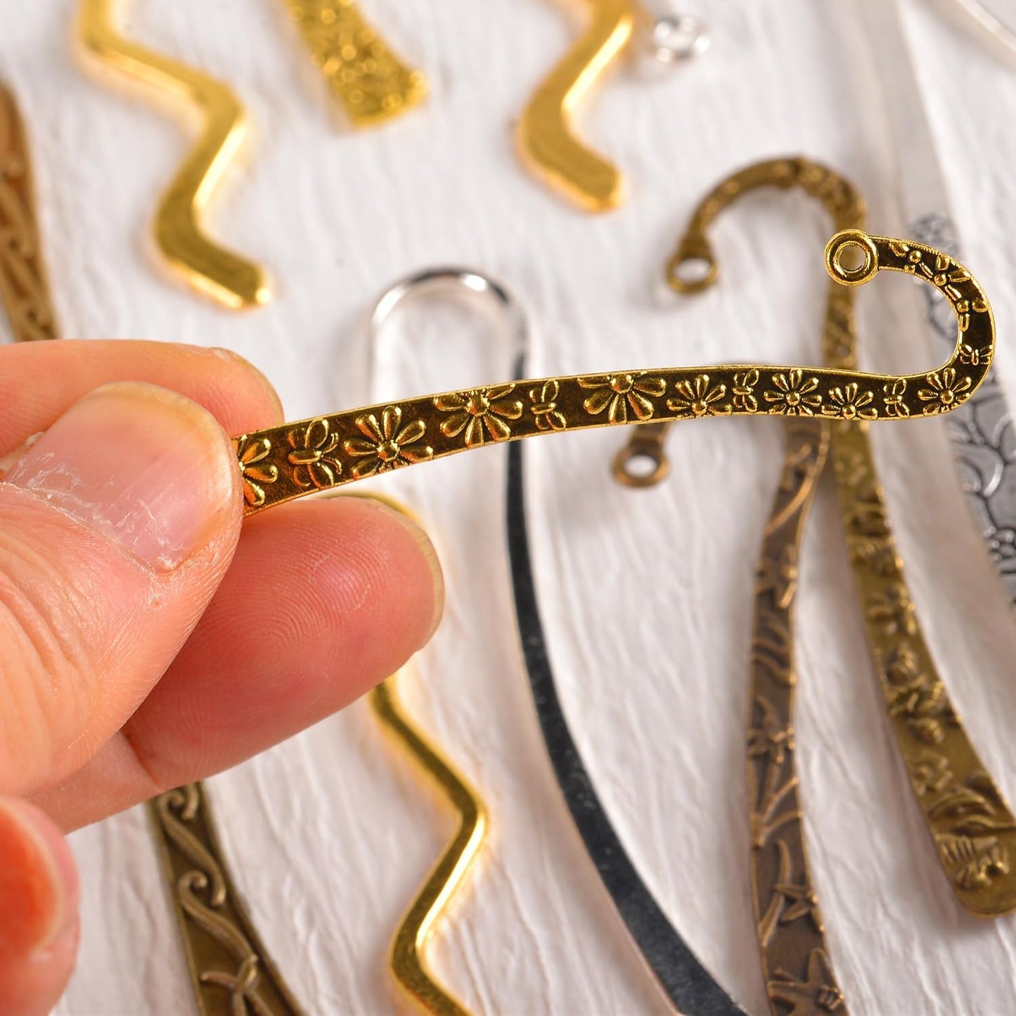 stino Metal Charms for Jewelry Making 100gram, Bulk Tibetan Silver & Gold Plated Trinkets for Earring Necklace Jewelry Making and Findings