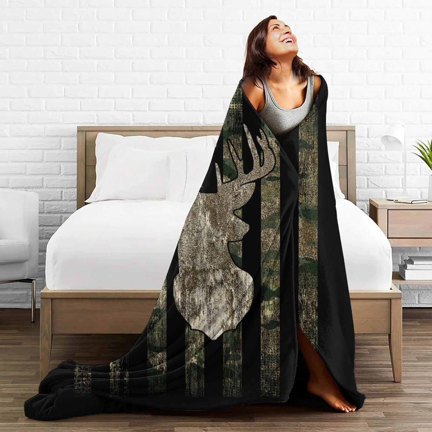Camo Camouflage Hunting Deer American Flag Soft Warm Full Fleece Throw Blanket Flannel Fuzzy Travel Blankets All-Season Throws for Bed Sofa Women Gifts 40"X30"