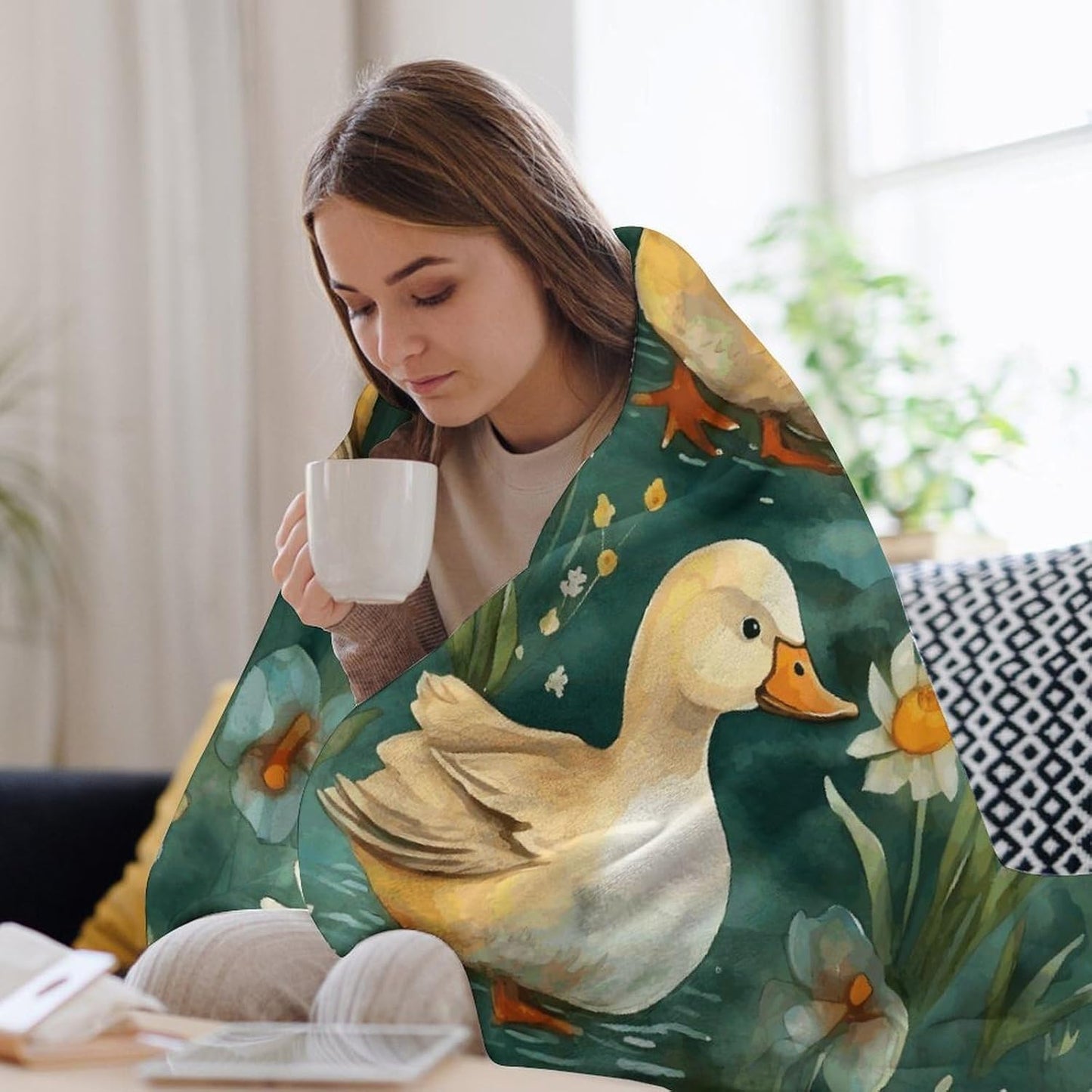 Hand Drawn Duck Throw Blanket for Couch Super Soft Warm Lightweight Throw Blankets Cozy Flannel Bed Blanket Cute Decorative Blankets for All Seasons Home Decor Gift 30"*40"（76 * 100cm）