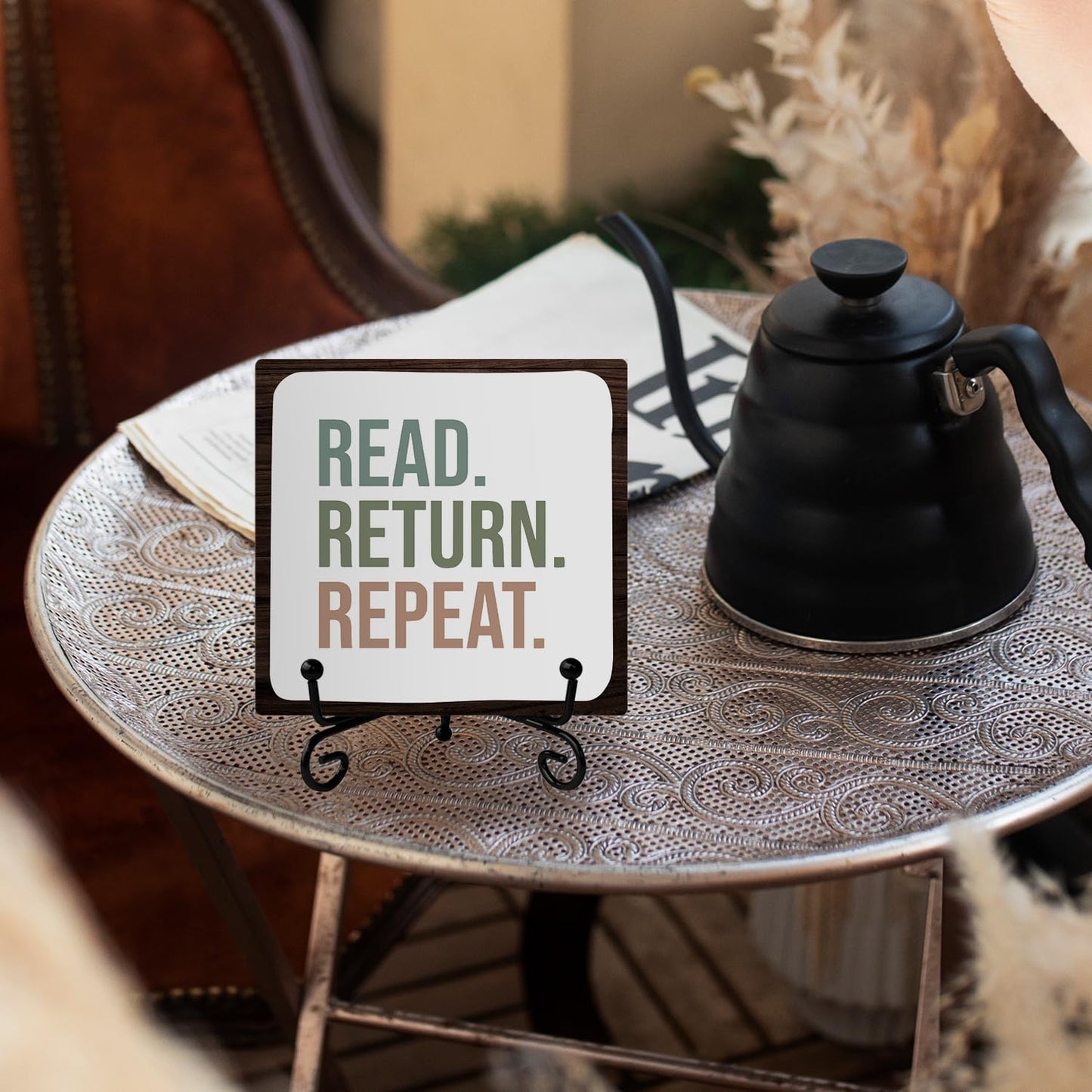 Skip Tiger Read Return Repeat Wooden Desk Sign,Book Character Librarian Life Wooden Plaque With Stand Decor For School Library Table,Reading Decorativesignage Gifts For Women Book Lovers,5x5 Inch