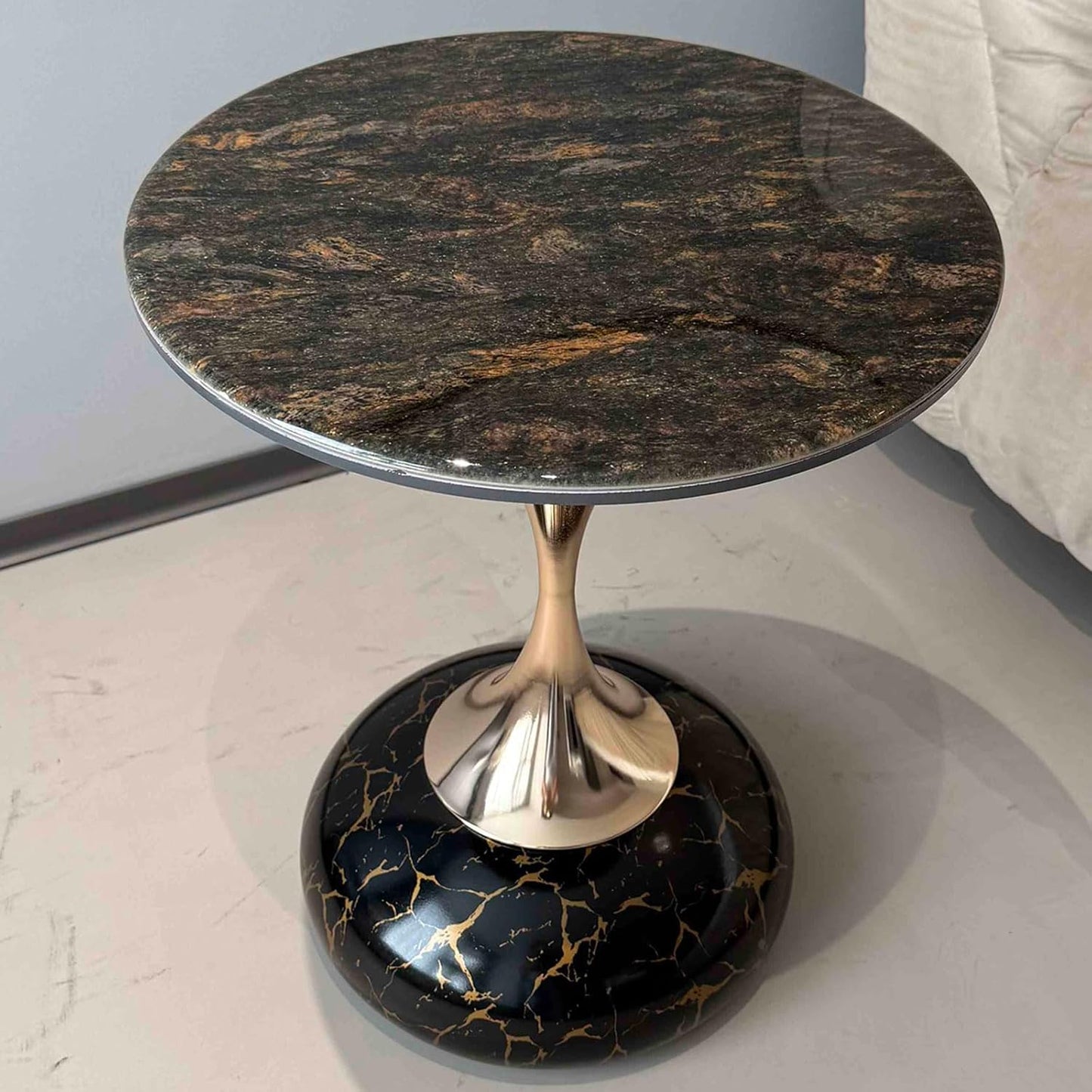 Drink Table, Small Minimalist Accent Table, Multi-Purpose Metal Round Decorative Table, Coffee Table Pedestal Bed Side Table Entryway Table for Living Room