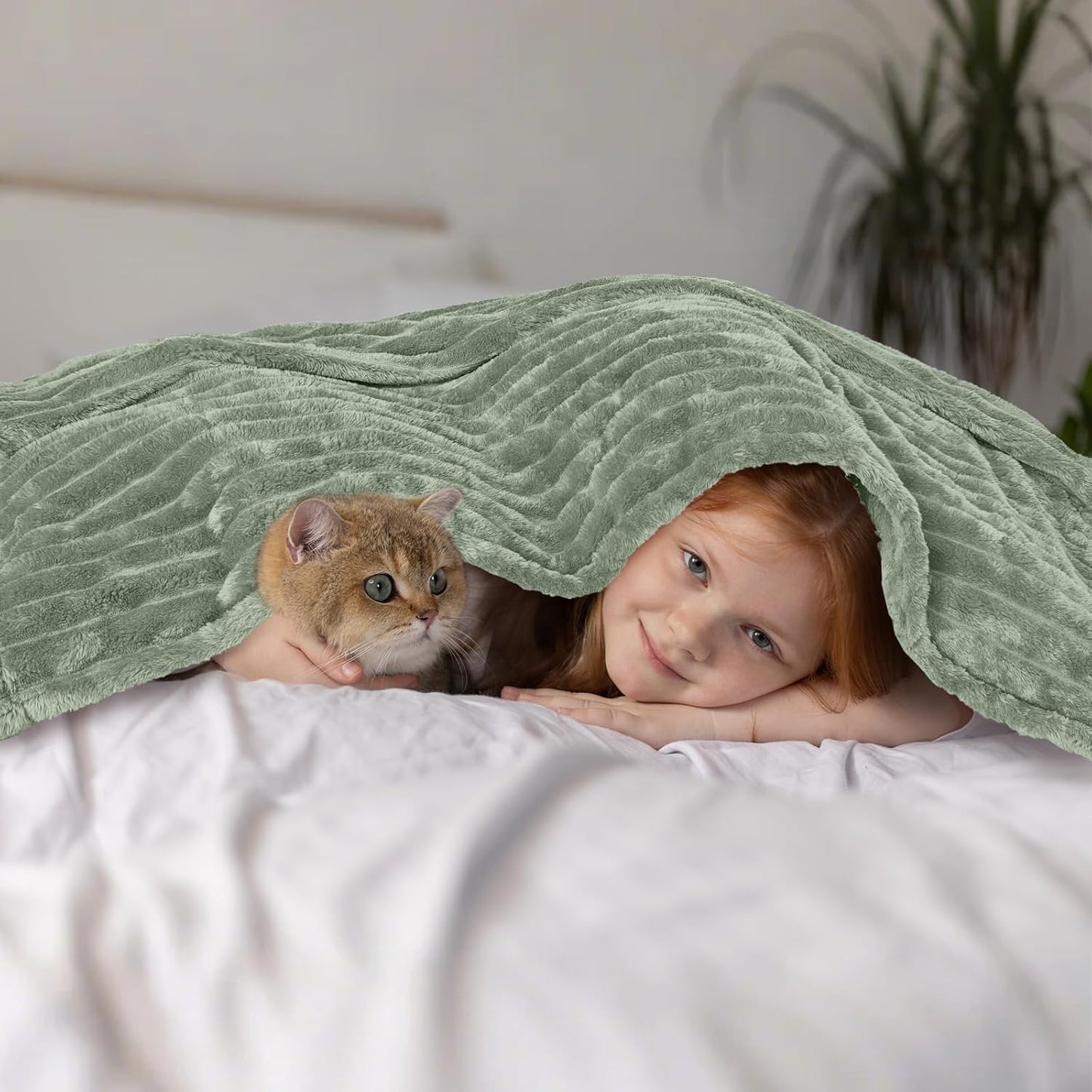 Vessia Flannel Fleece Throw Blanket for Couch, Sofa, Bed, 300GSM Striped Sage Green Throw Blanket for Kids, Super Soft Warm Cozy Lightweight Home Decor for All Seasons 50x40 inches