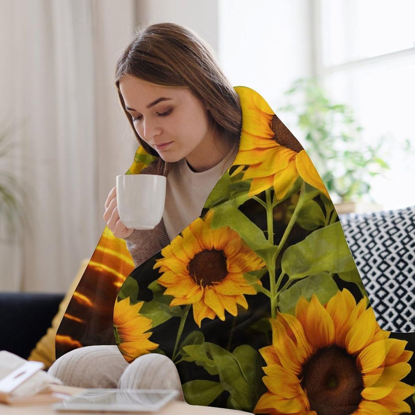 Sun Flower Throw Blanket for Couch Super Soft Warm Lightweight Throw Blankets Cozy Flannel Bed Blanket Cute Decorative Blankets for All Seasons Home Decor Gift 60"*80"（150 * 200cm）