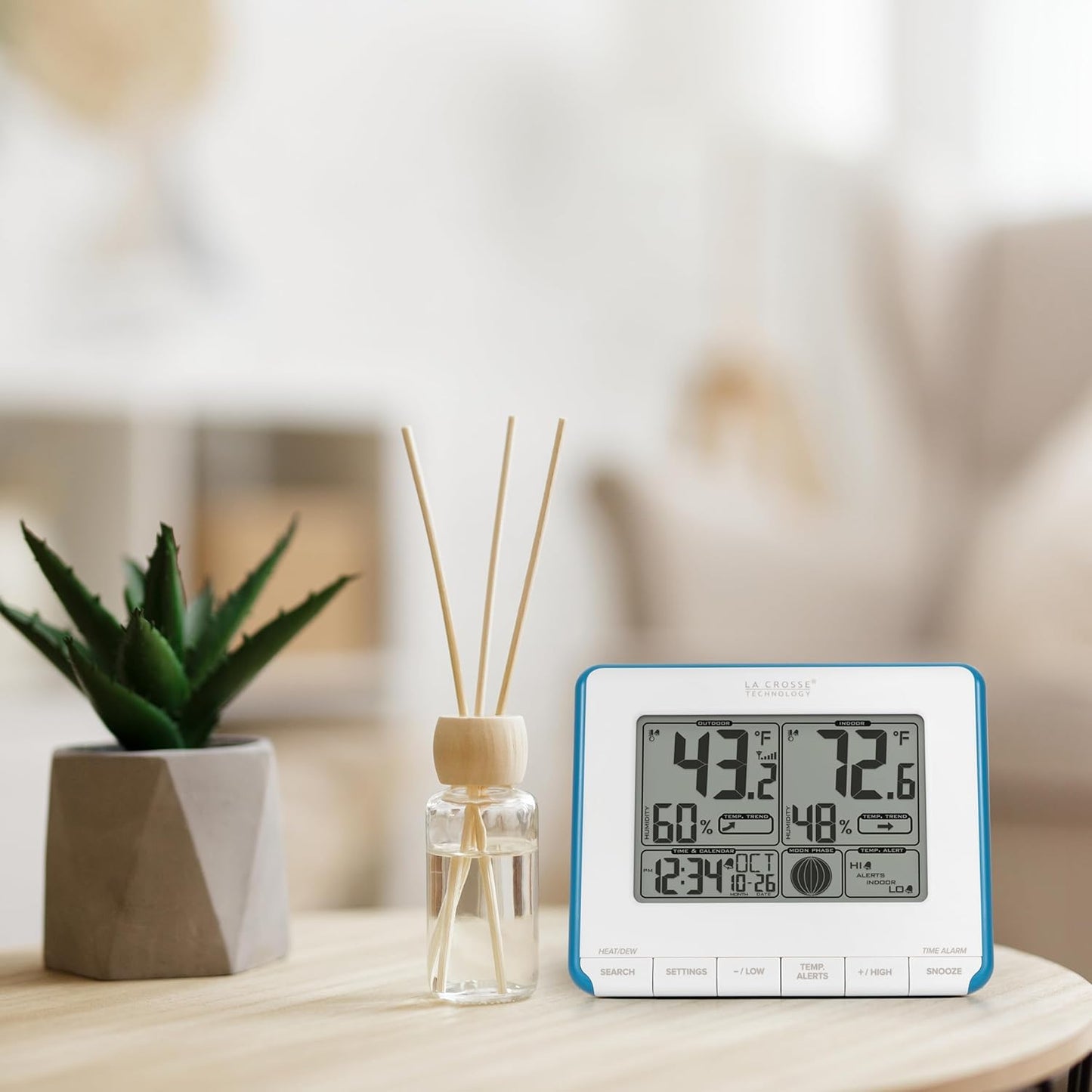 La Crosse Technology 308-1711BL Wireless Weather Station with Heat Index and Dew Point,Teal Blue/White