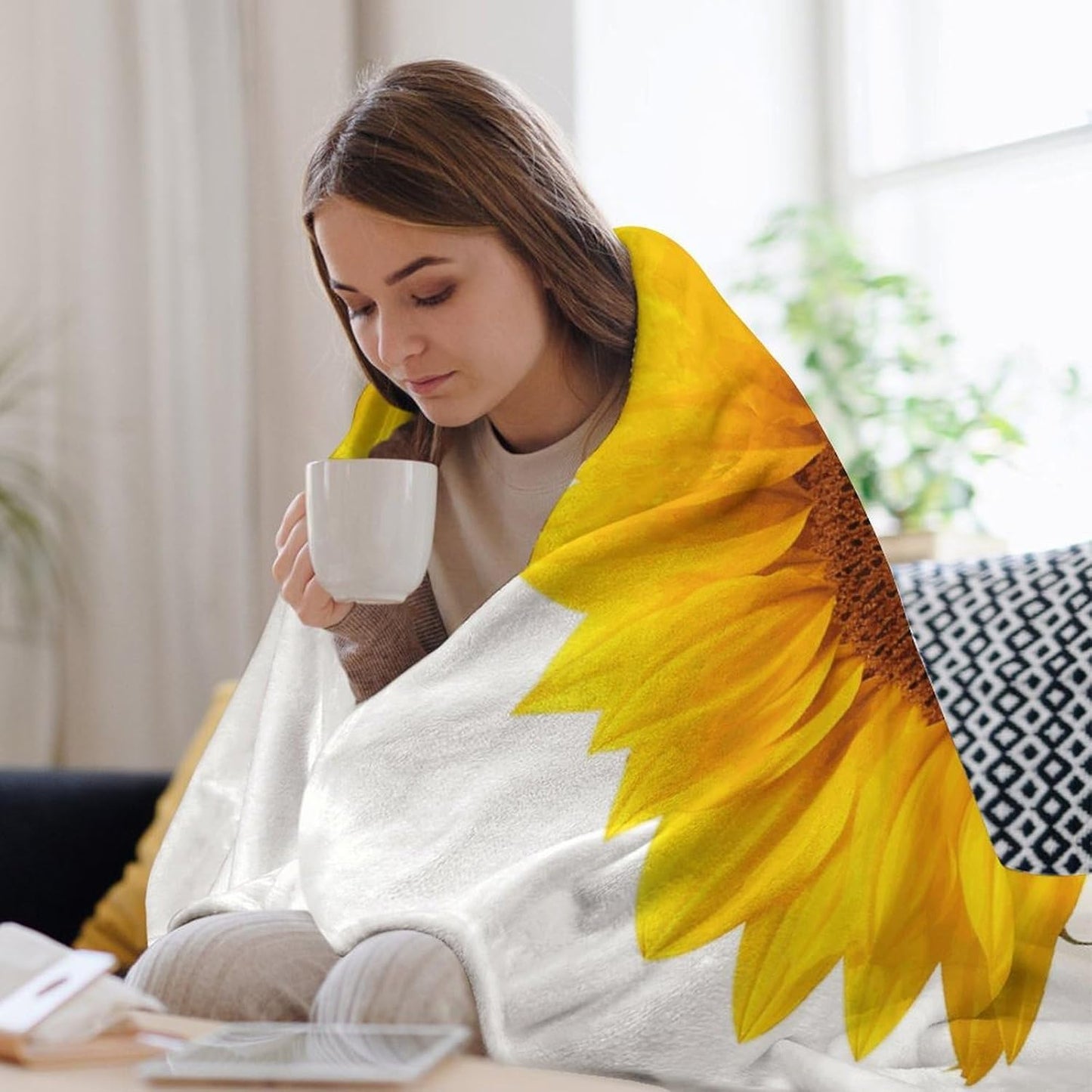 Sunflower Isolated Blanket Super Soft Lightweight Throw Blanket Cute Cozy Warm Bed Blanket Decorative Fuzzy Blanket All-Season Home Decor Gift for Sofa Couch Living Room 50"*60"（130 * 150cm）